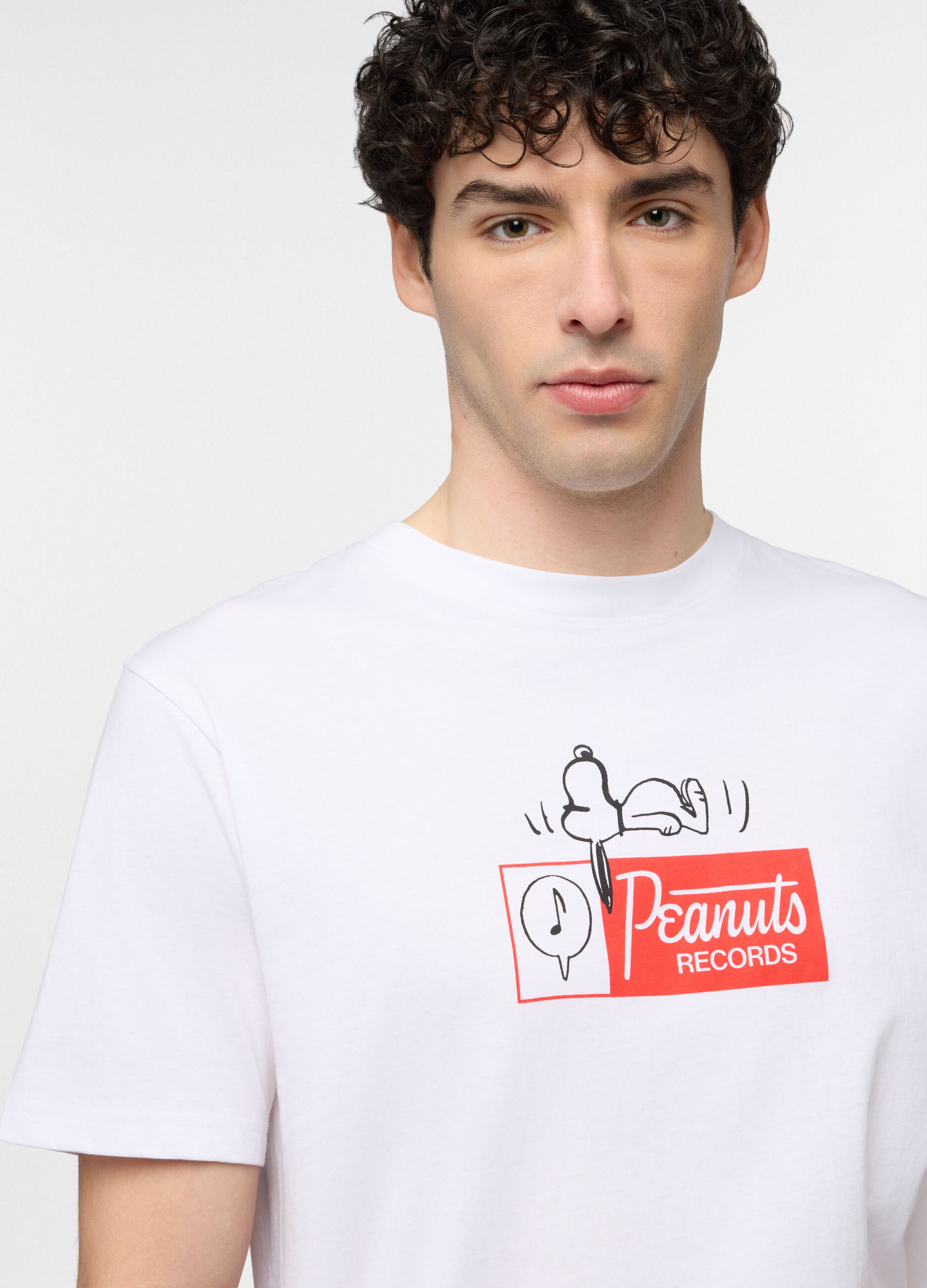 T-shirt girocollo con stampa Peanuts uomo_2