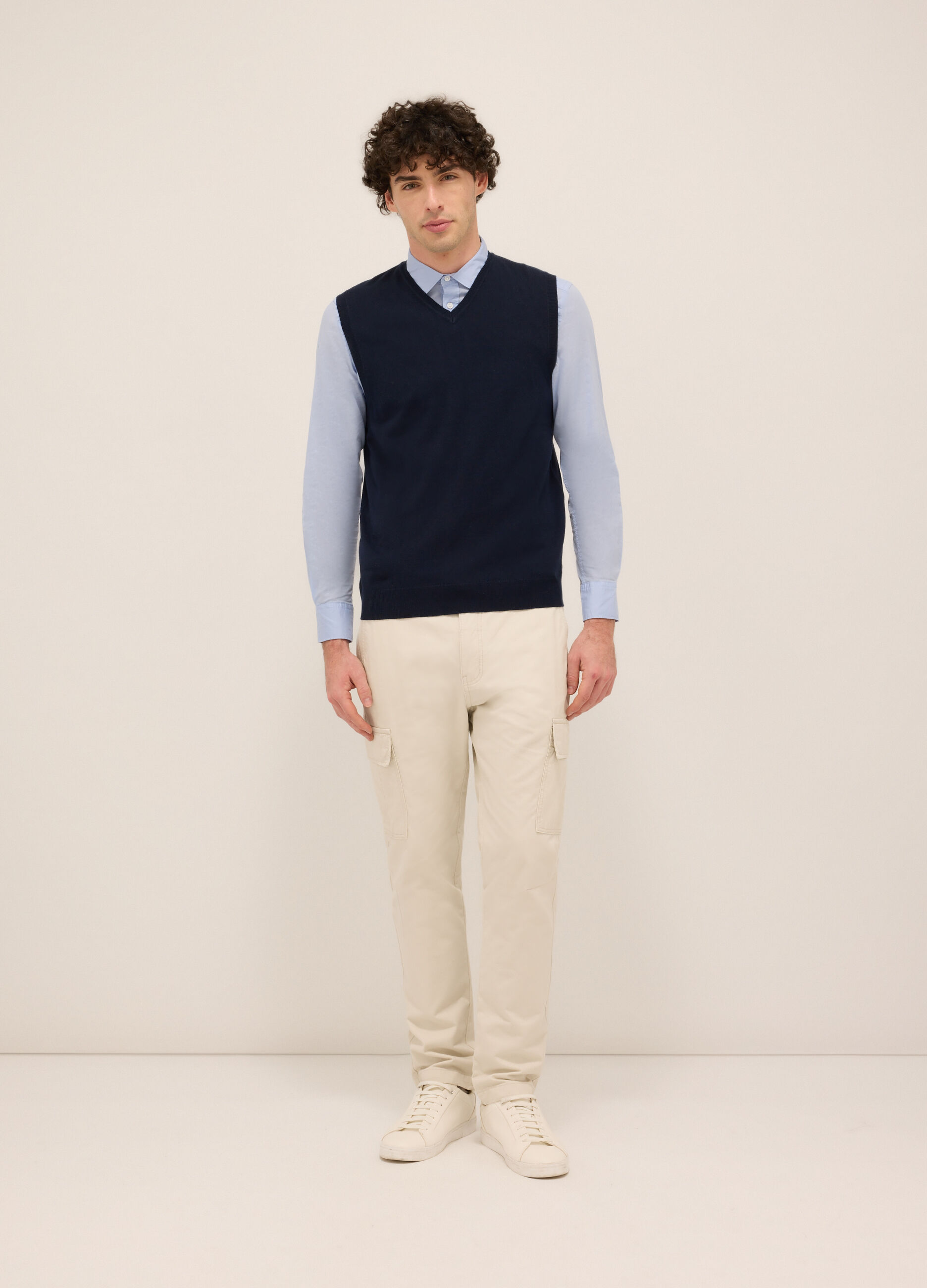Gilet collo a V in maglia rasata uomo_0