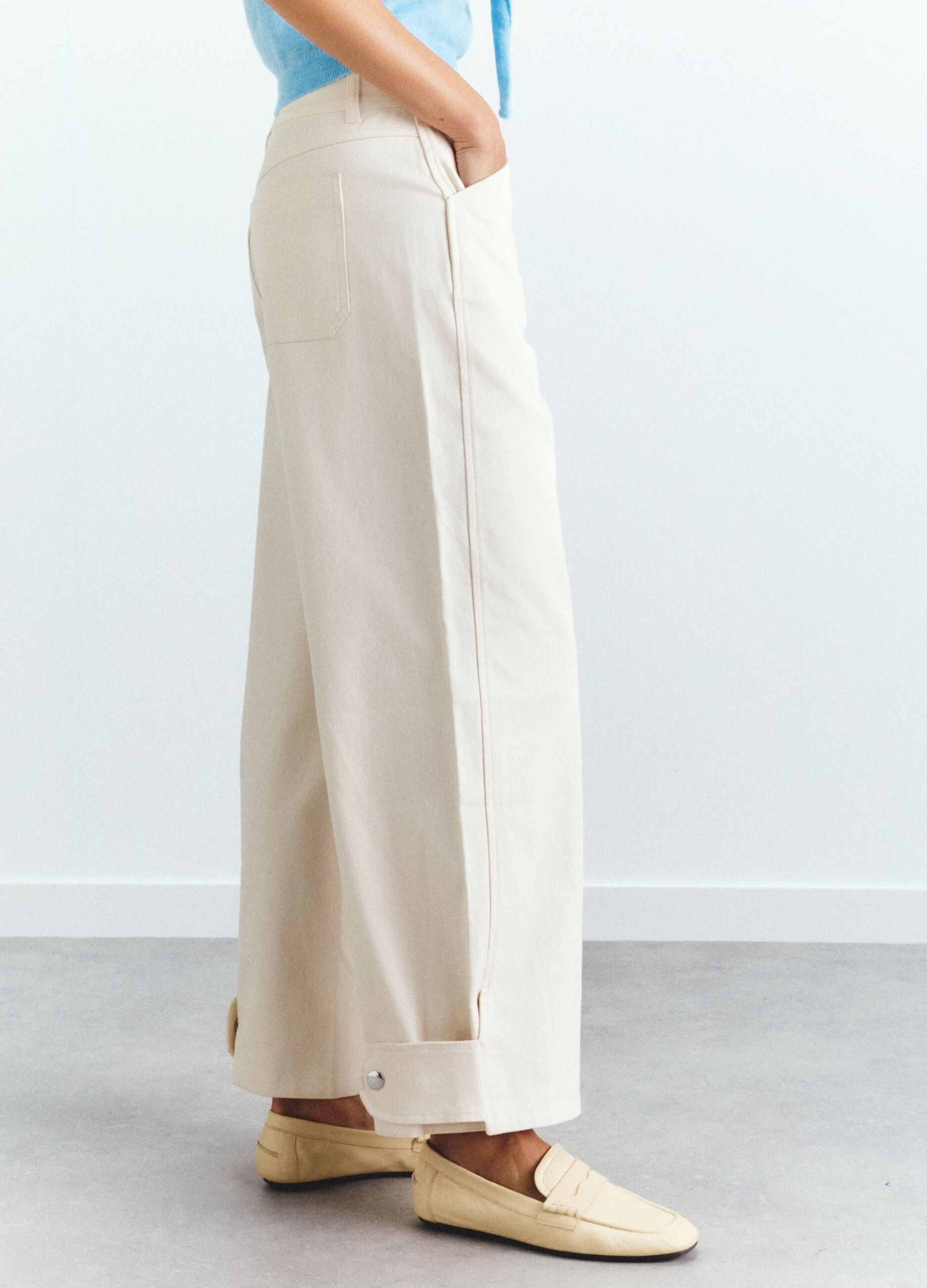 Pantaloni Fit Over in Twill di cotone stretch donna_3