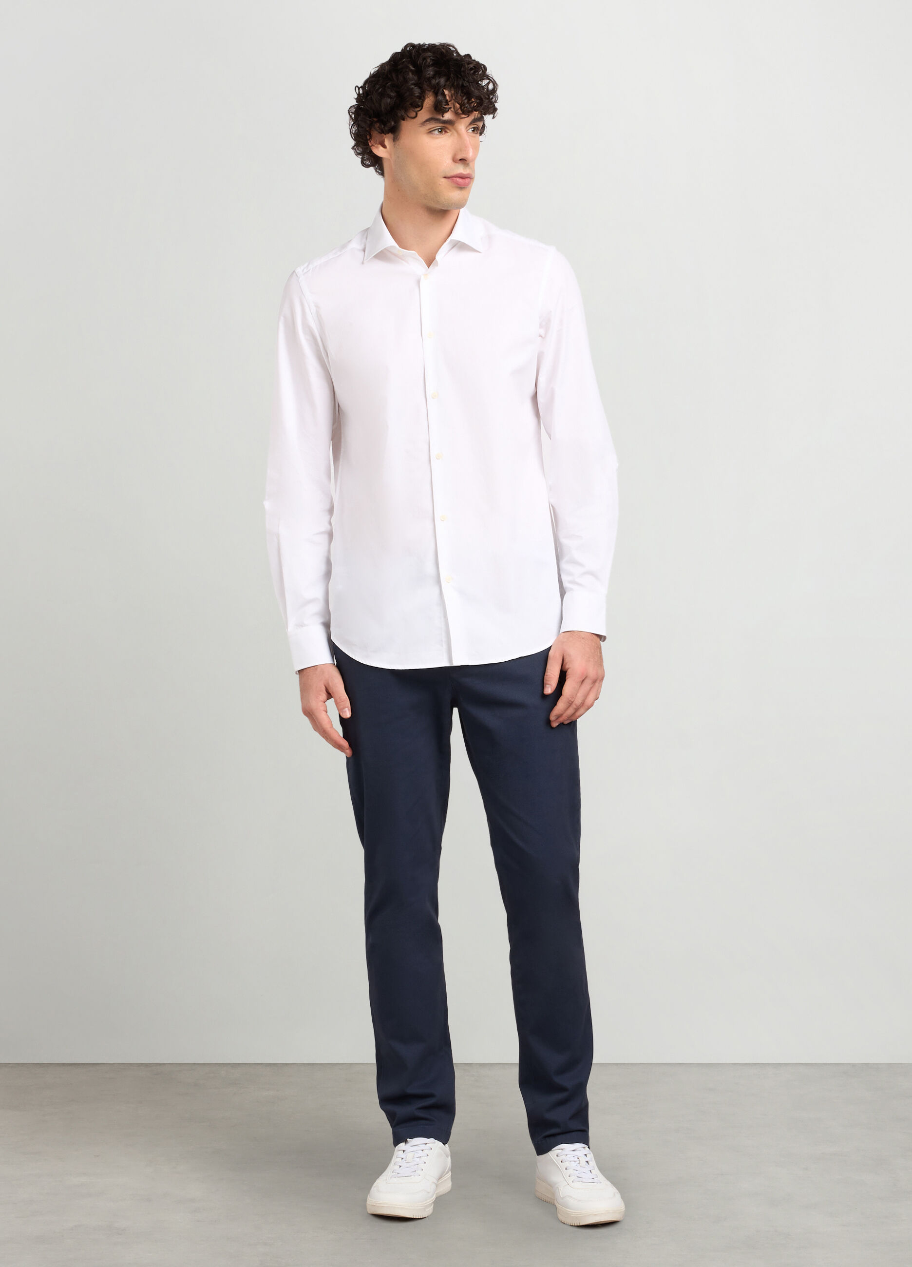 Pantaloni chino slim fit in cotone stretch uomo_0