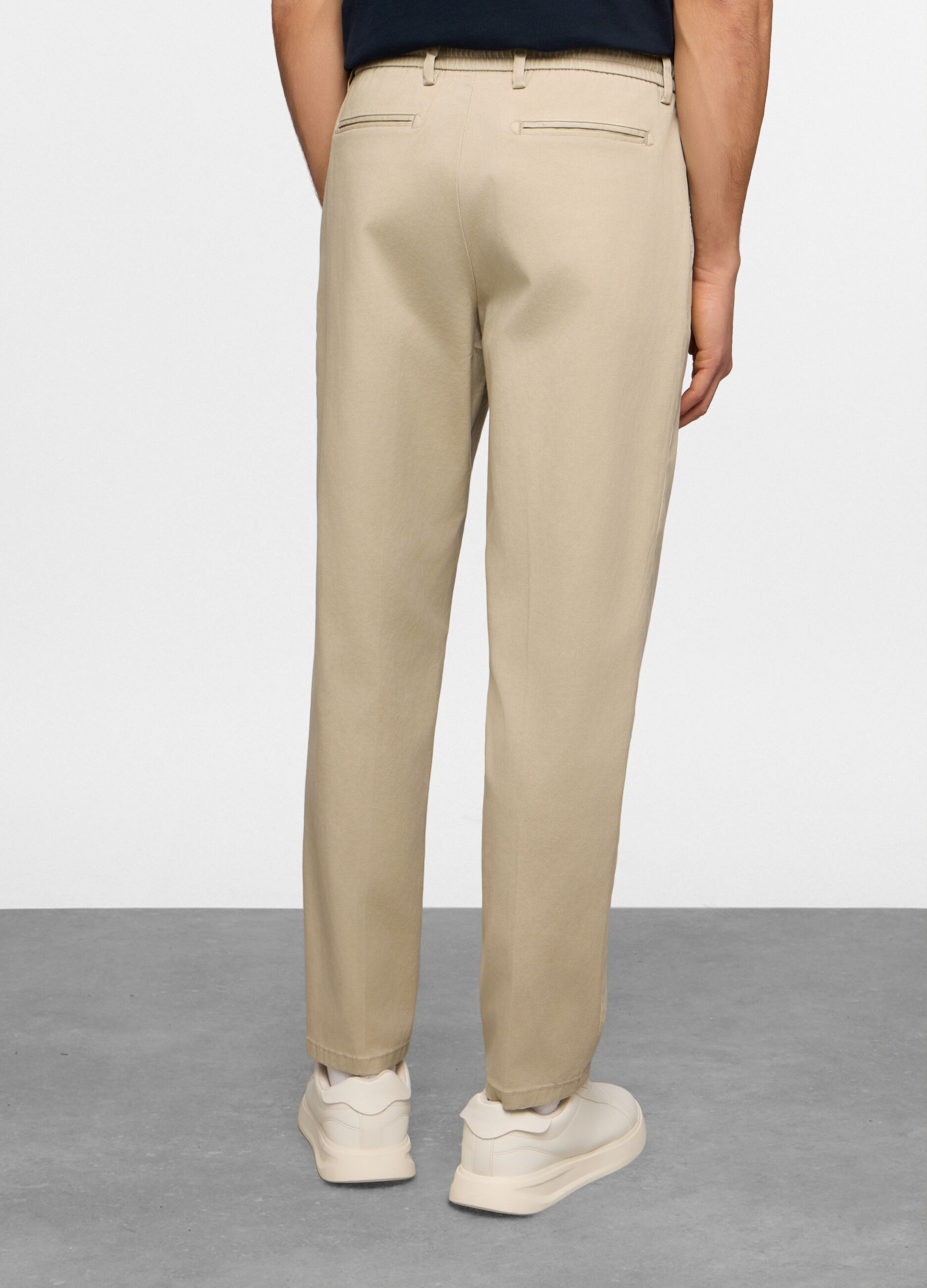 Pantaloni chino relaxed fit in twill di cotone uomo_1