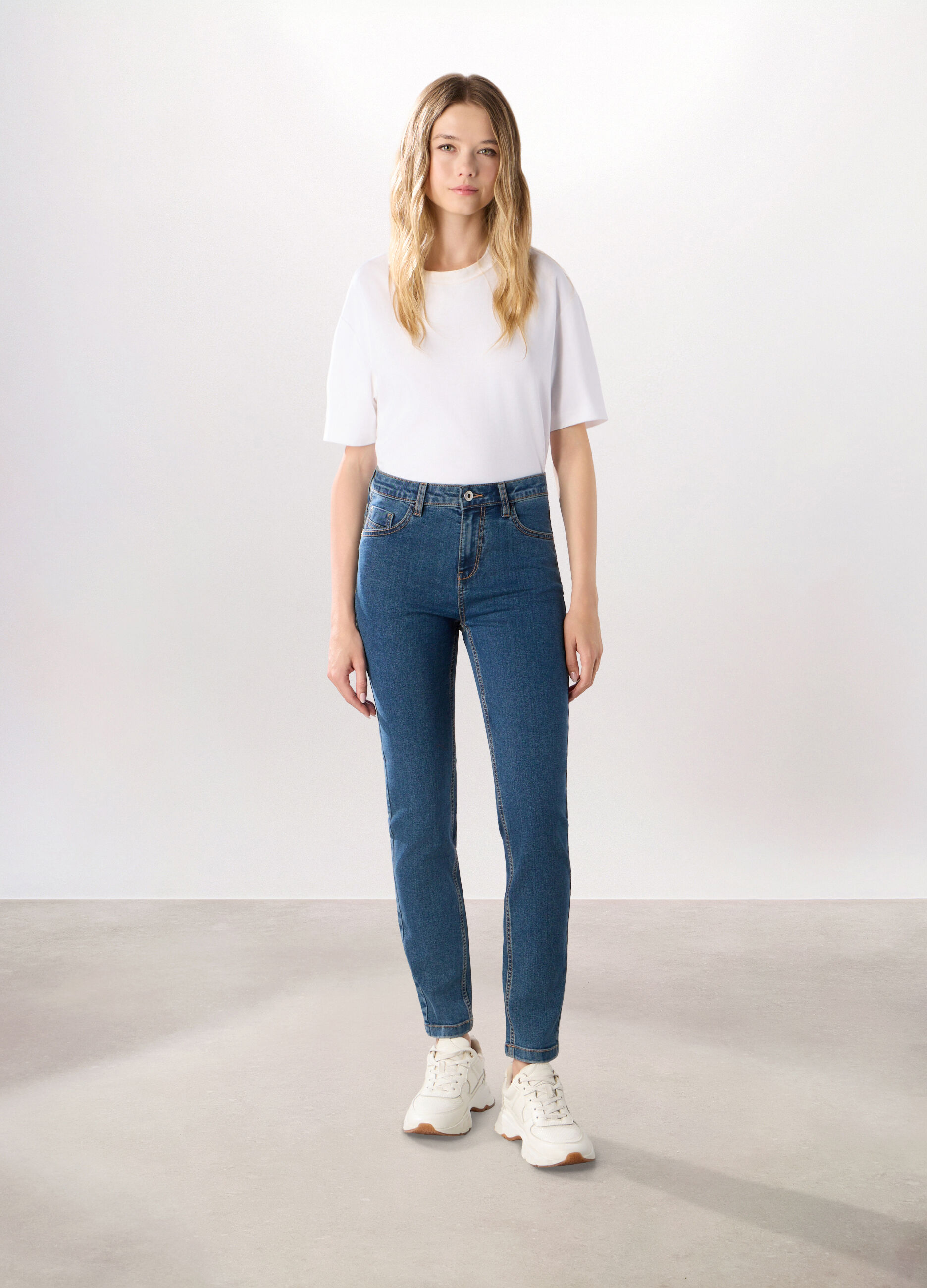 Pantaloni in denim misto cotone donna_0
