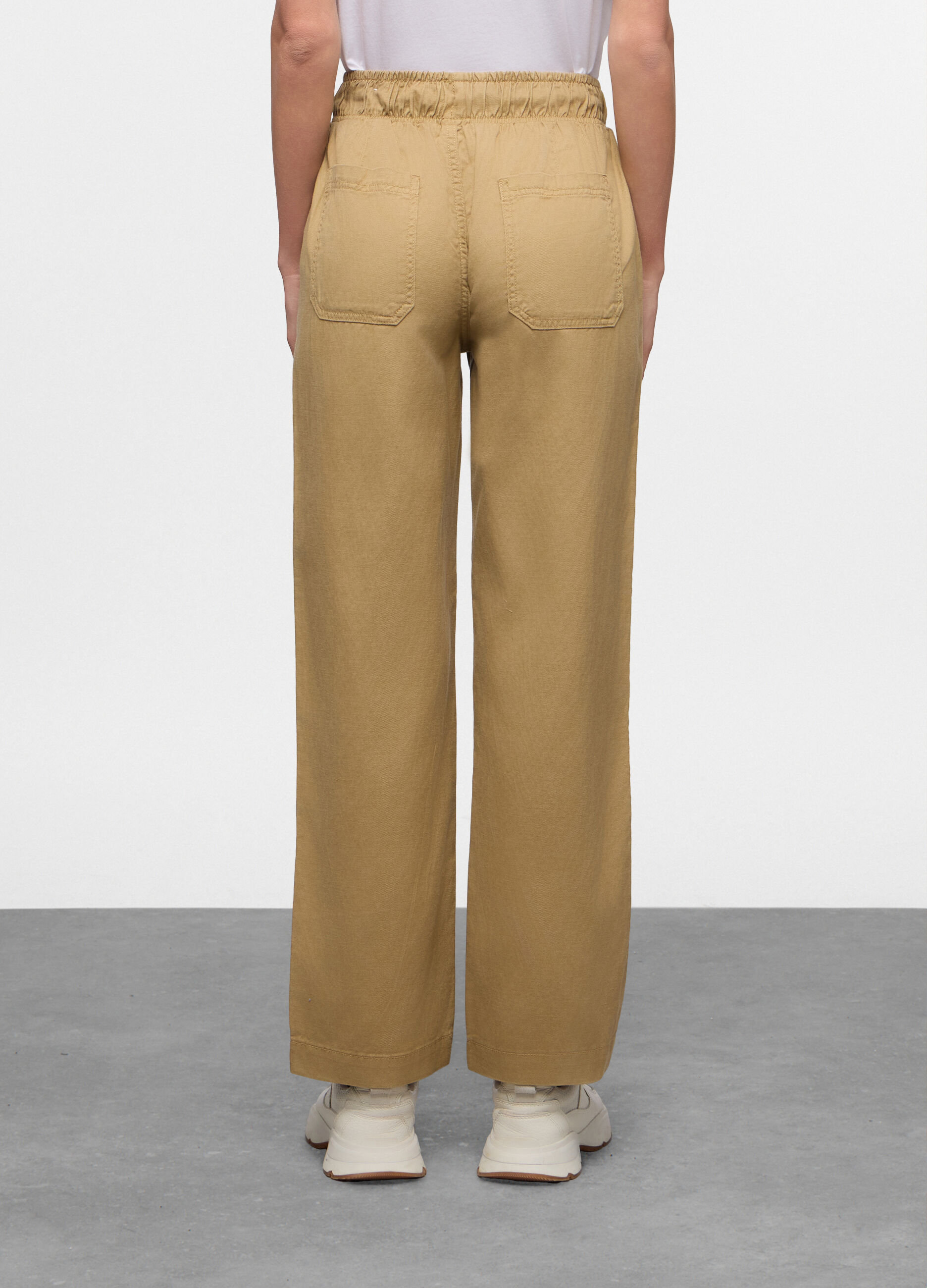 Jogger fit Regular con fondo elasticato in misto lyocell stretch donna _2