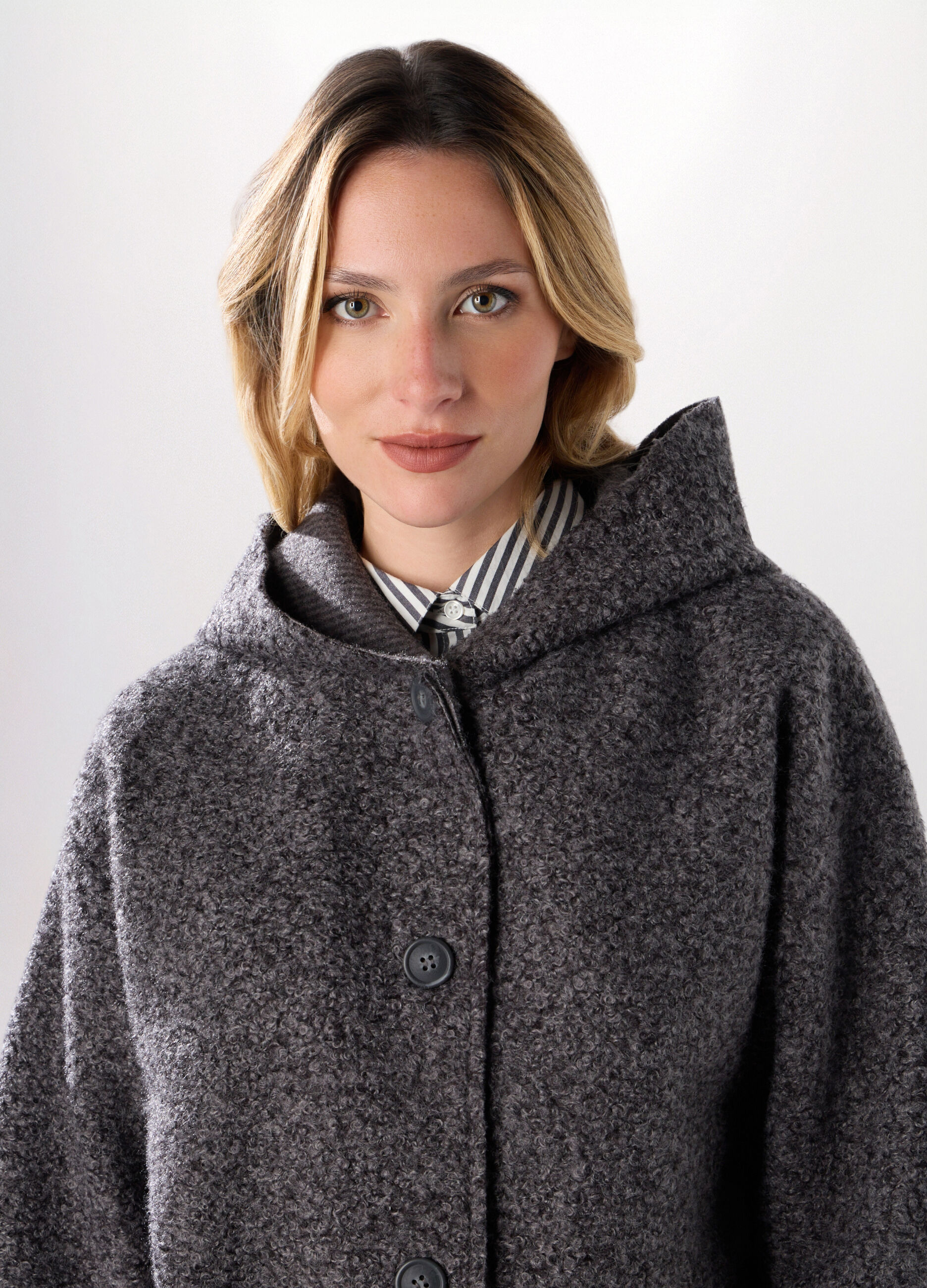 Cappotto in fake fur bouclé con cappuccio donna_2
