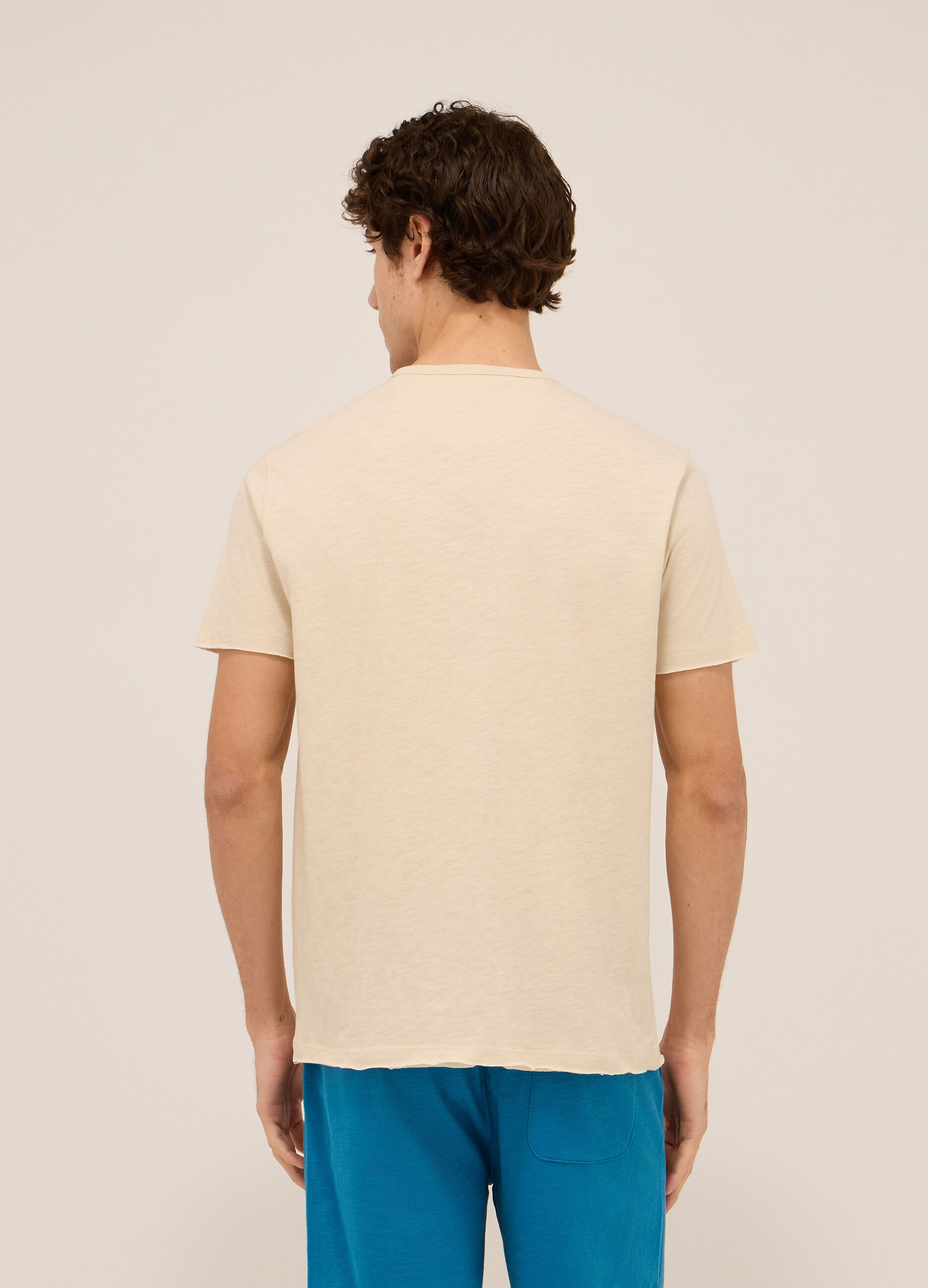 T-Shirt a collo serafino in jersey di cotone uomo_1