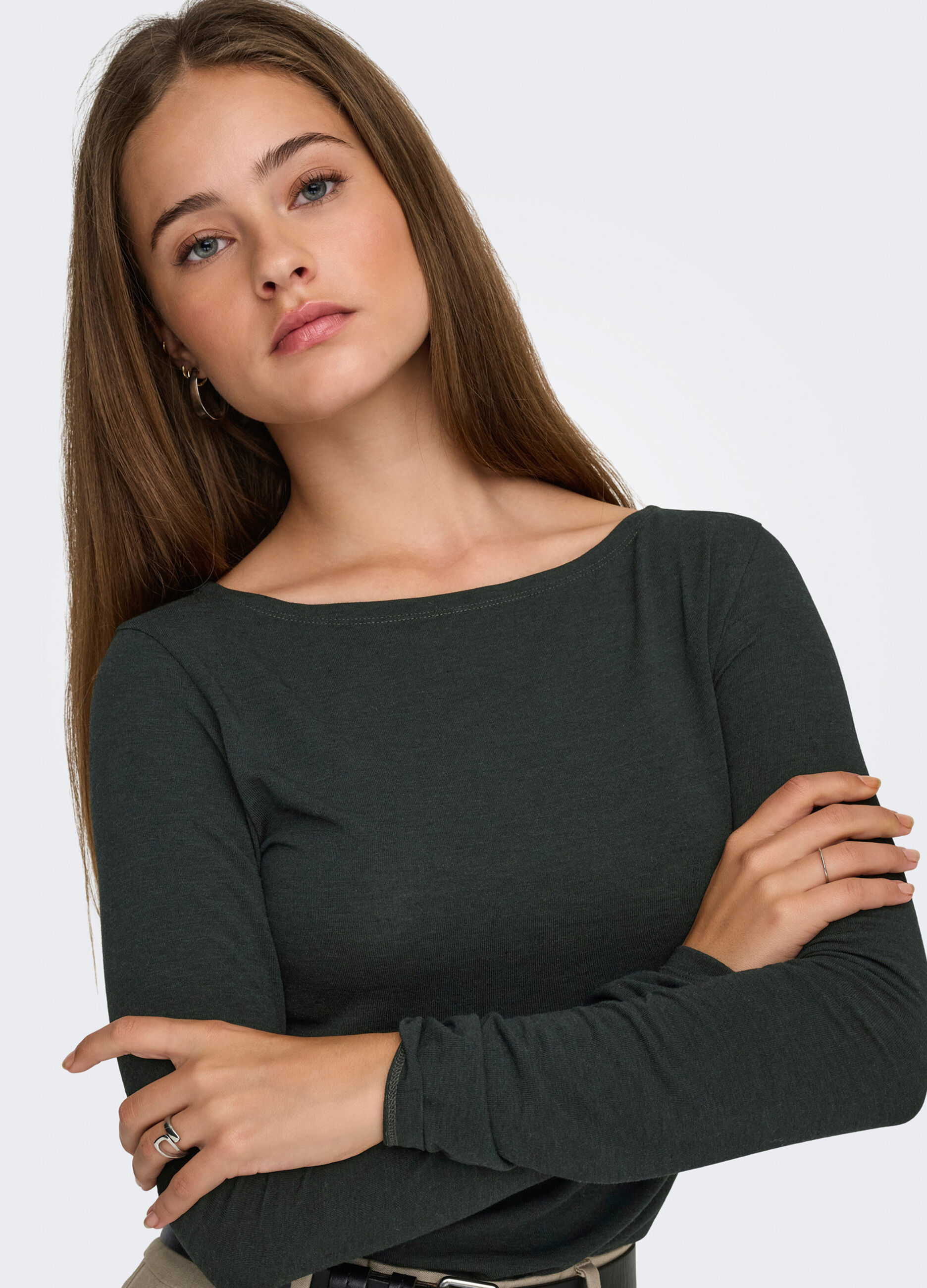 T-shirt con scollo a barchetta donna_3