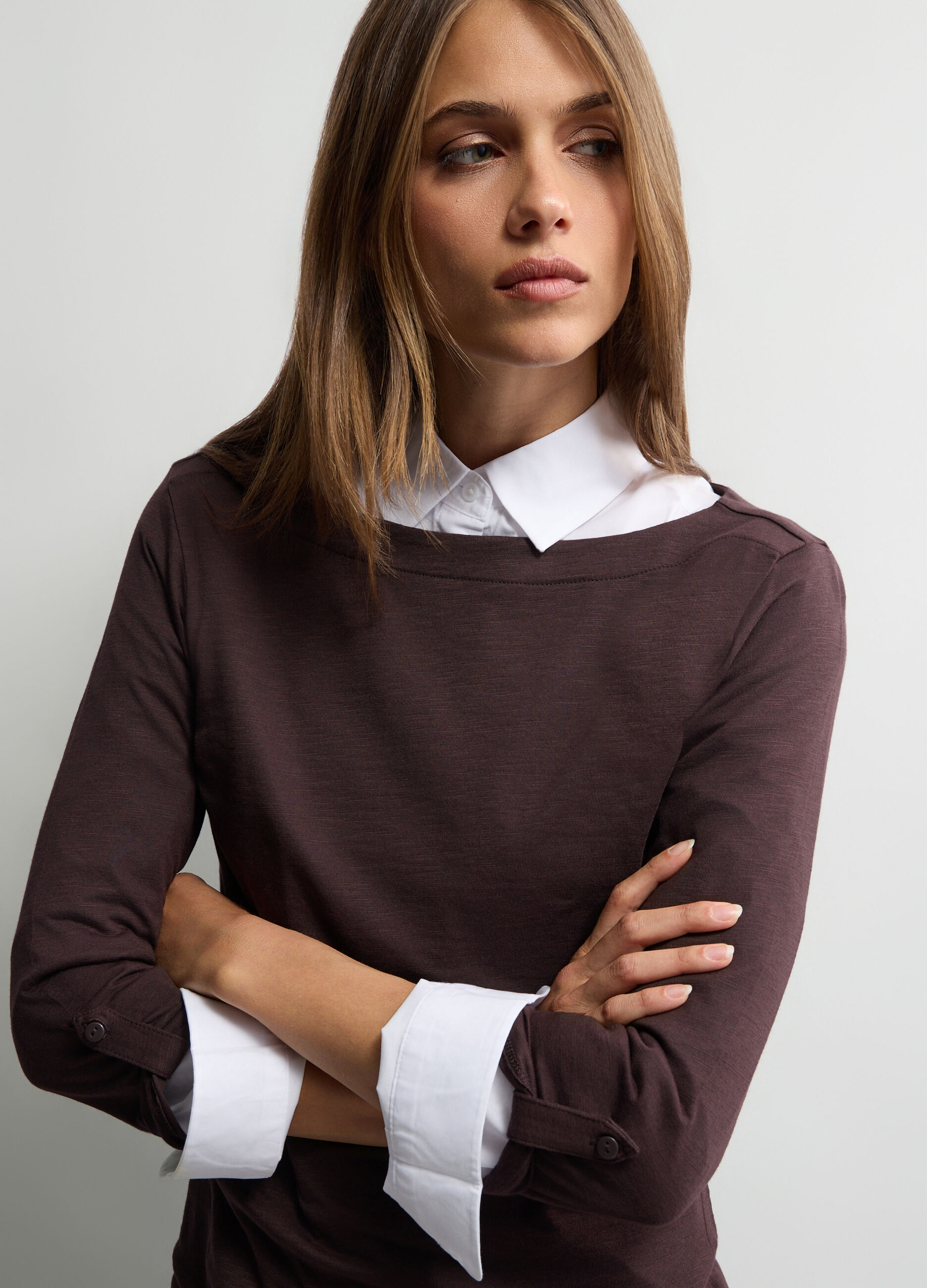T-shirt con scollo a barchetta donna_2