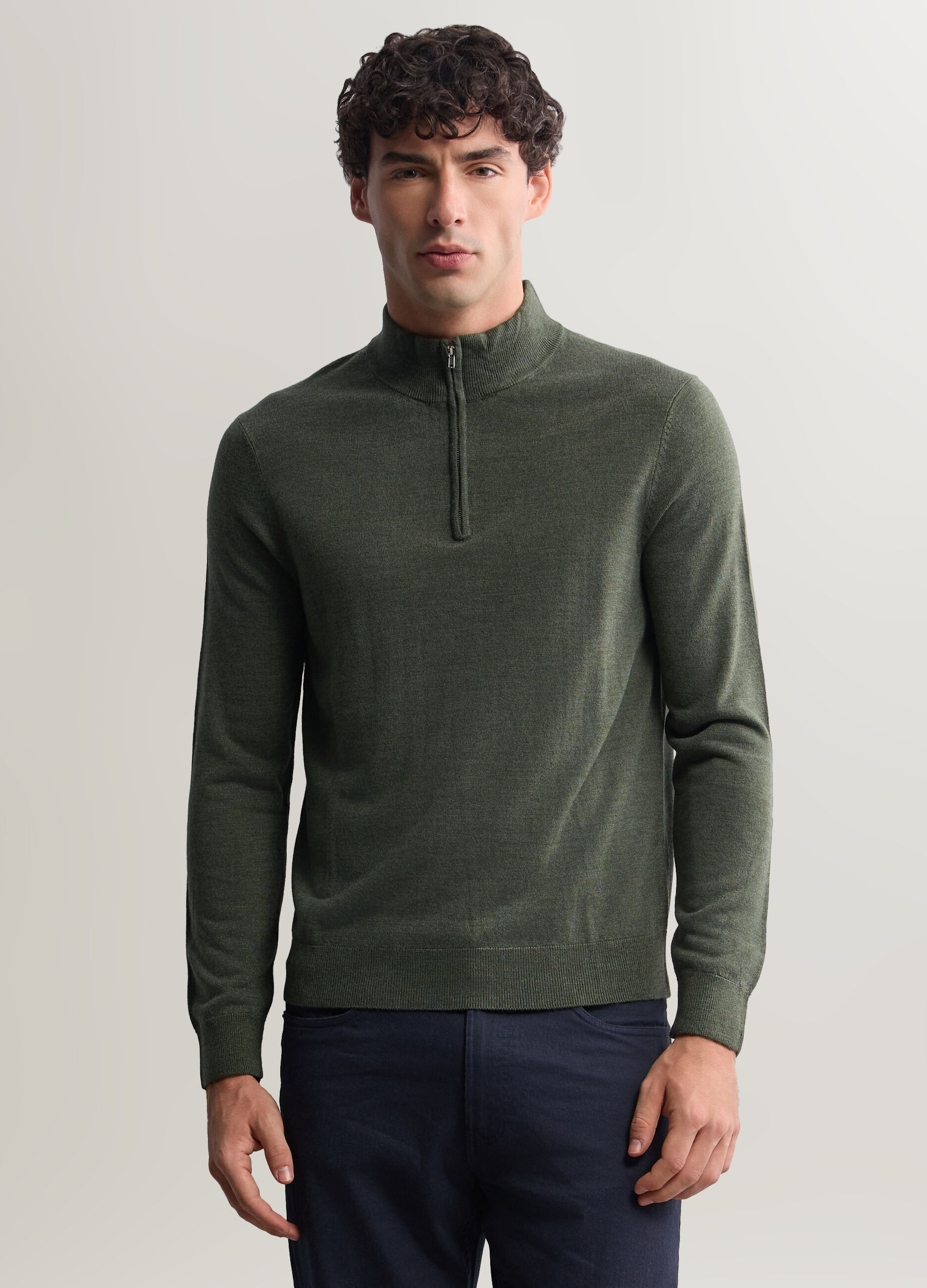 Maglione con mezza zip in maglia rasata uomo_0
