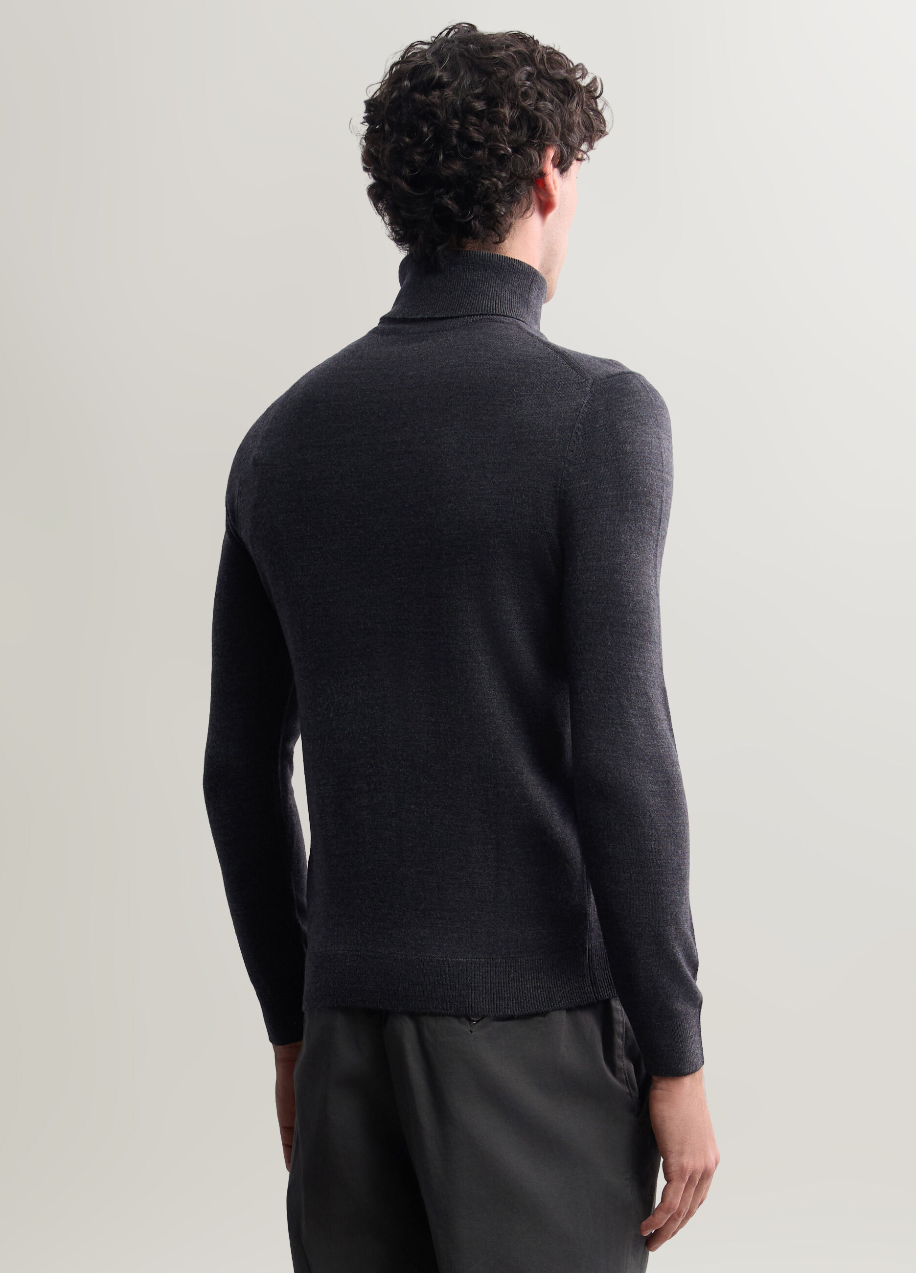 Maglione dolcevita in maglia rasata uomo_1