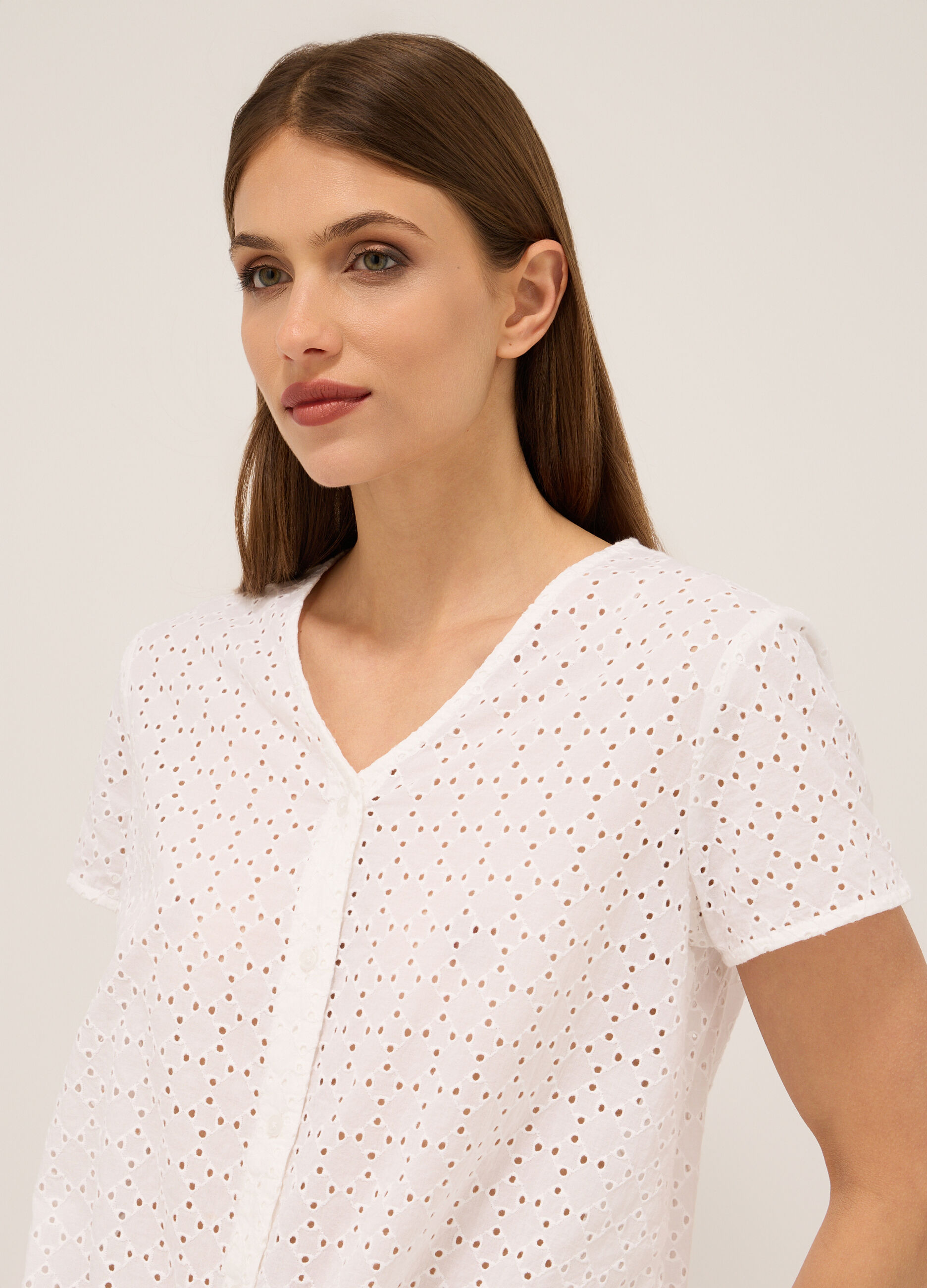 Camicia in puro cotone con ricami donna_2