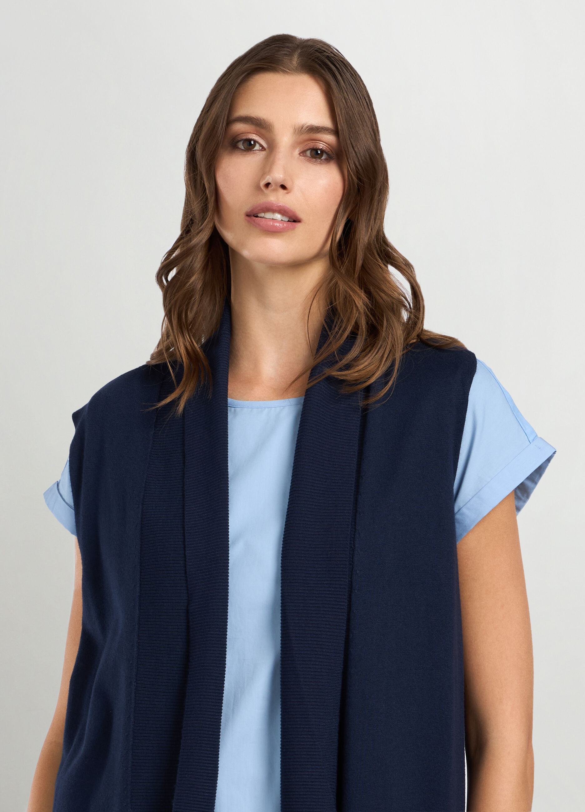 Cardigan smanicato in misto viscosa donna_2