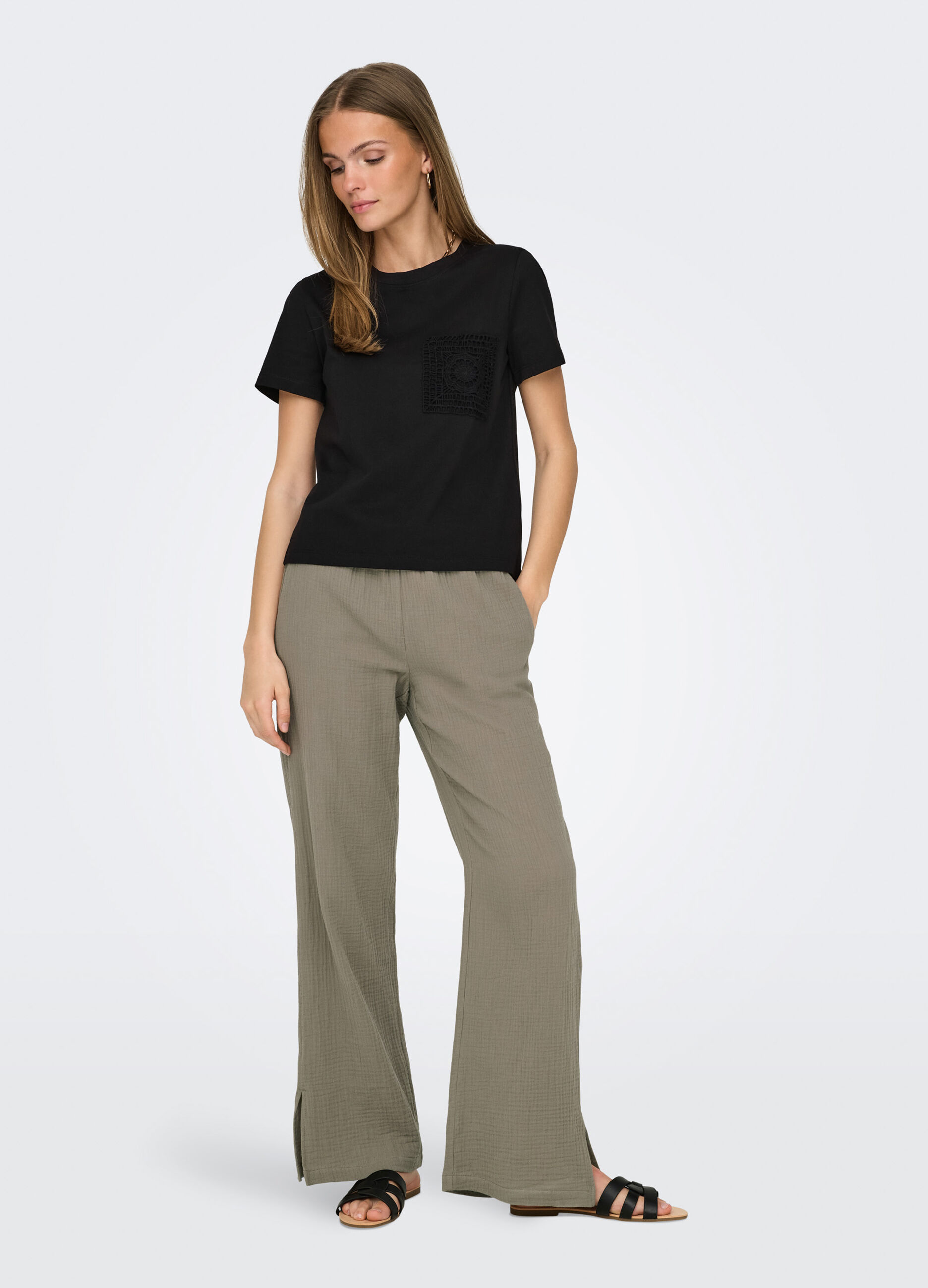 T-shirt a maniche corte donna_0