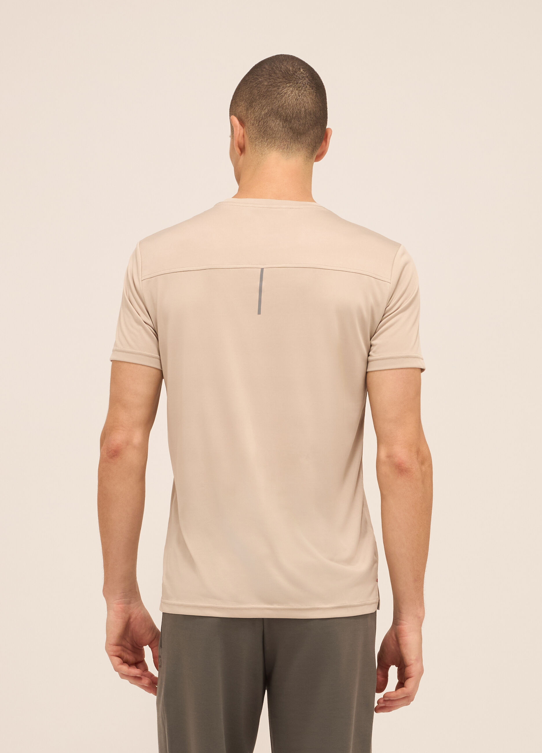 T-shirt girocollo in jersey tecnico uomo_1