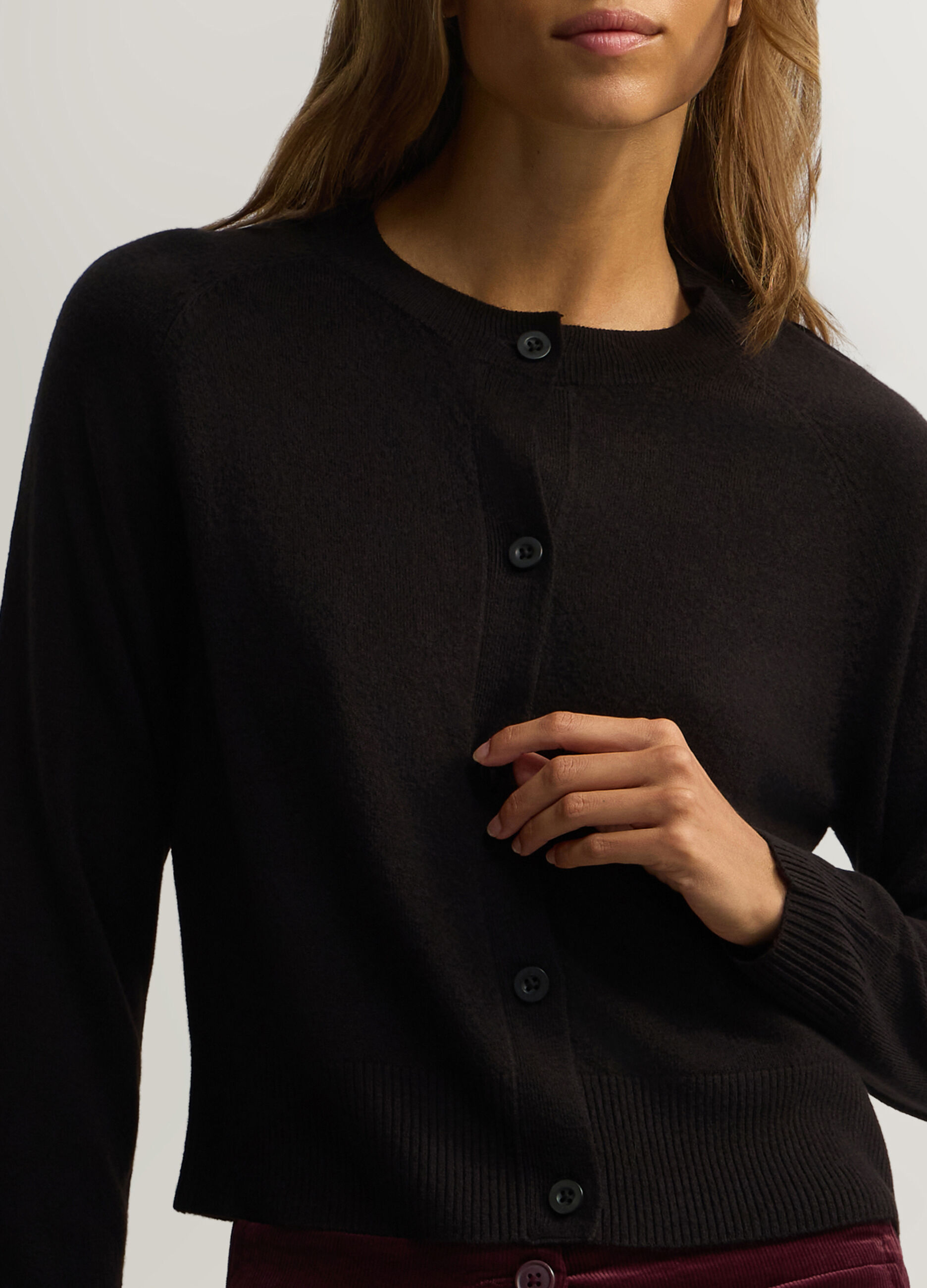 Cardigan girocollo in maglia rasata donna_2