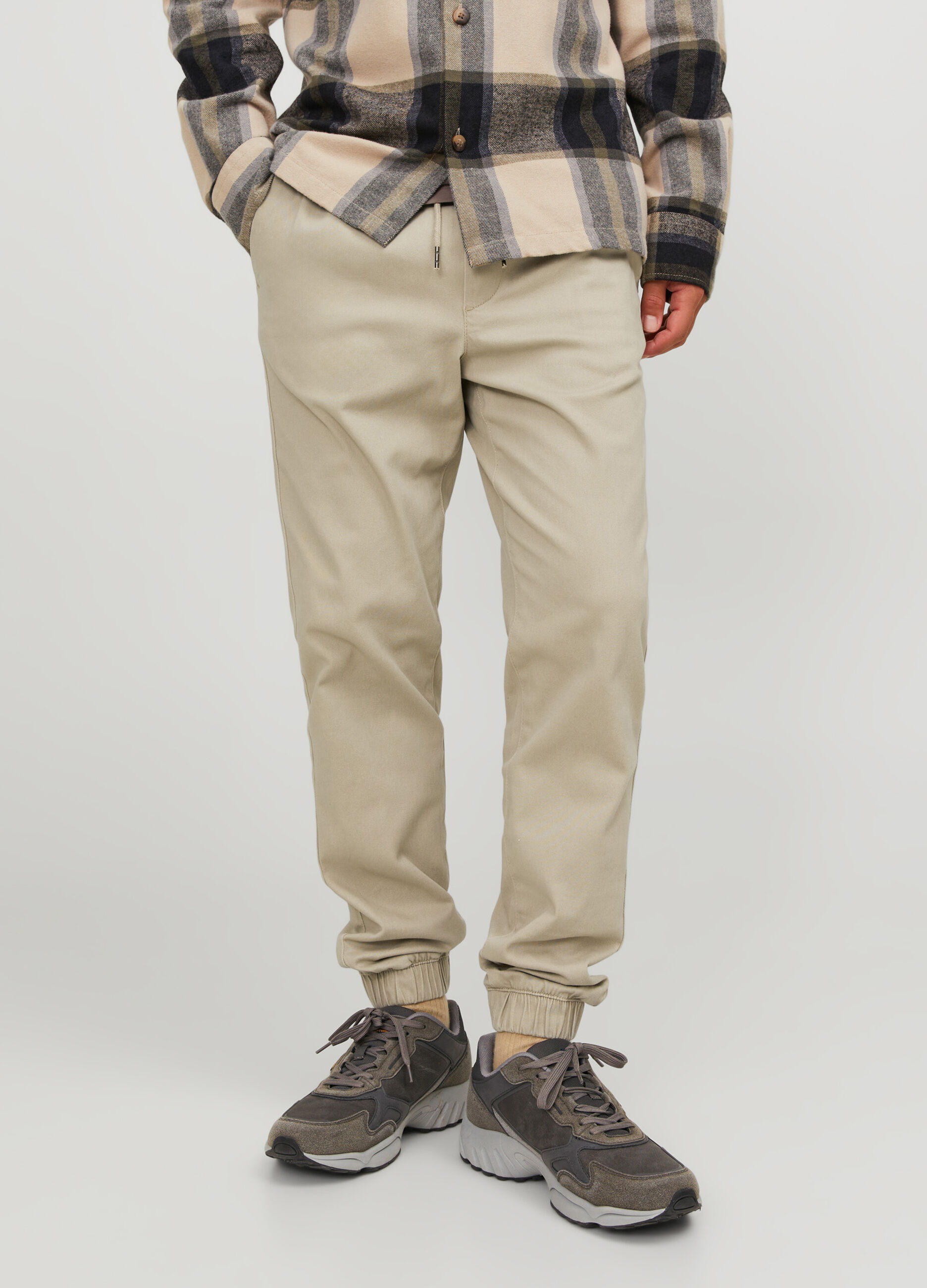 Jogger regular fit ibridi in twill di cotone uomo_2