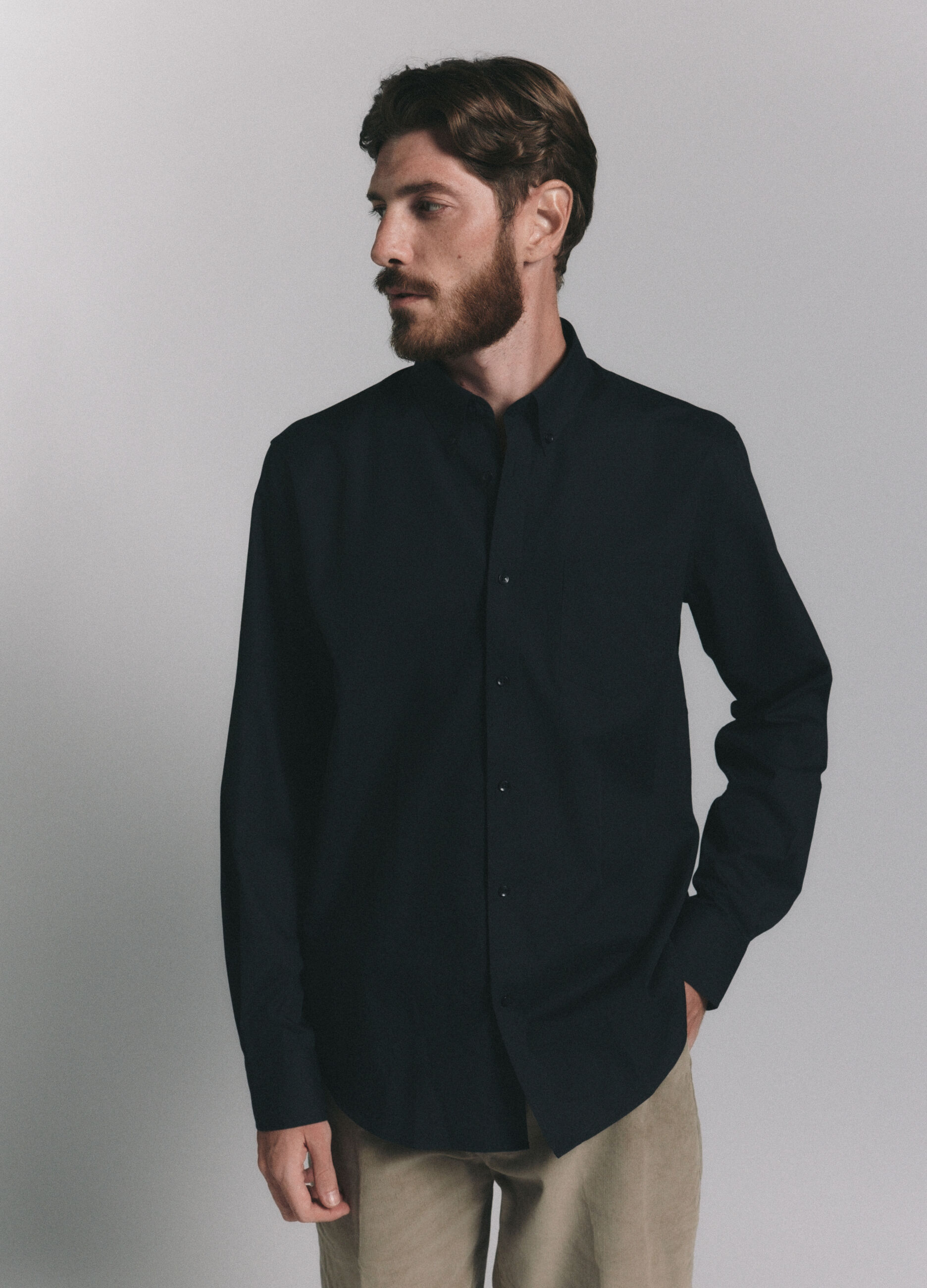 Camicia regular fit con colletto button down uomo_1