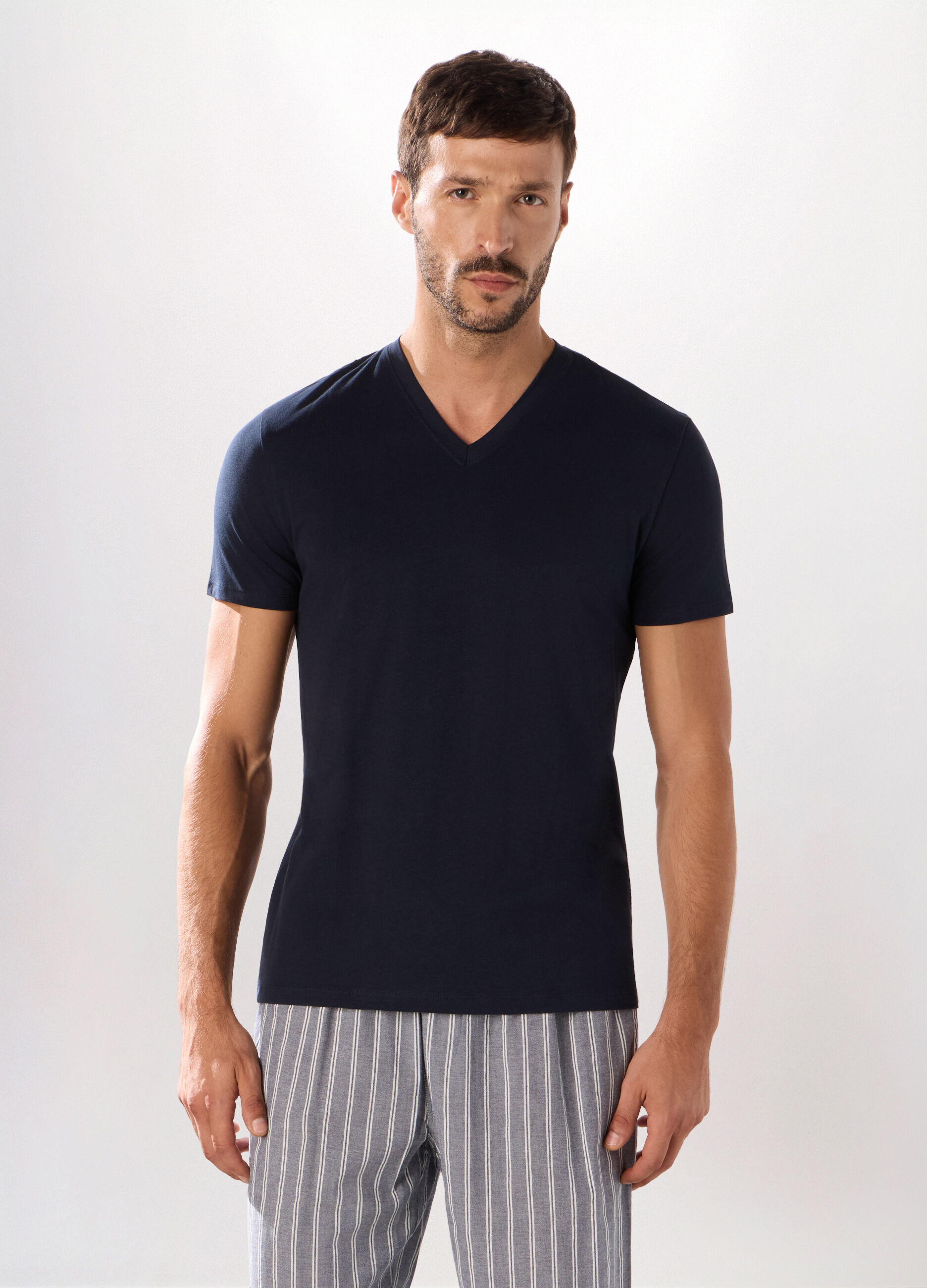 Maglietta intima scollo a V in cotone uomo_0
