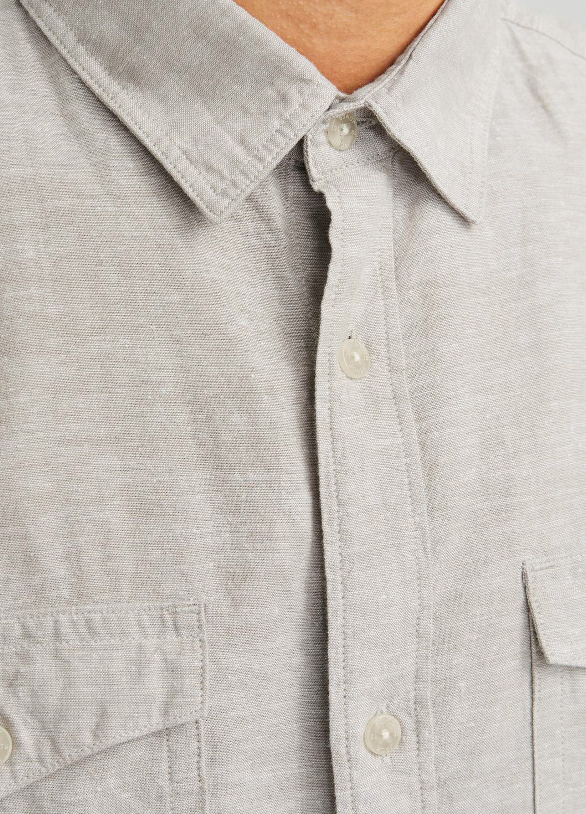 Camicia a maniche lunghe con taschini_4