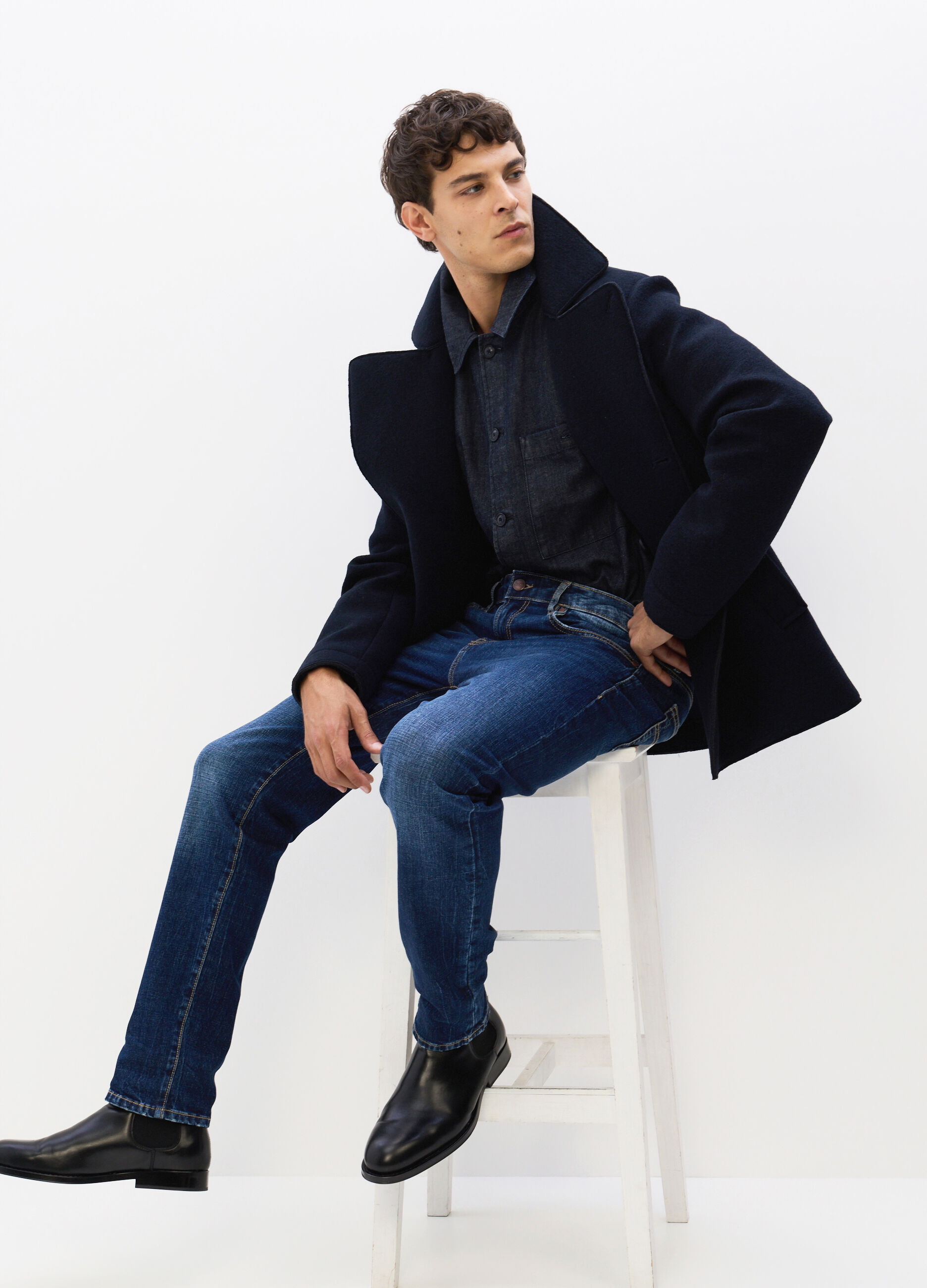 Jeans slim fit in denim lavato uomo_3