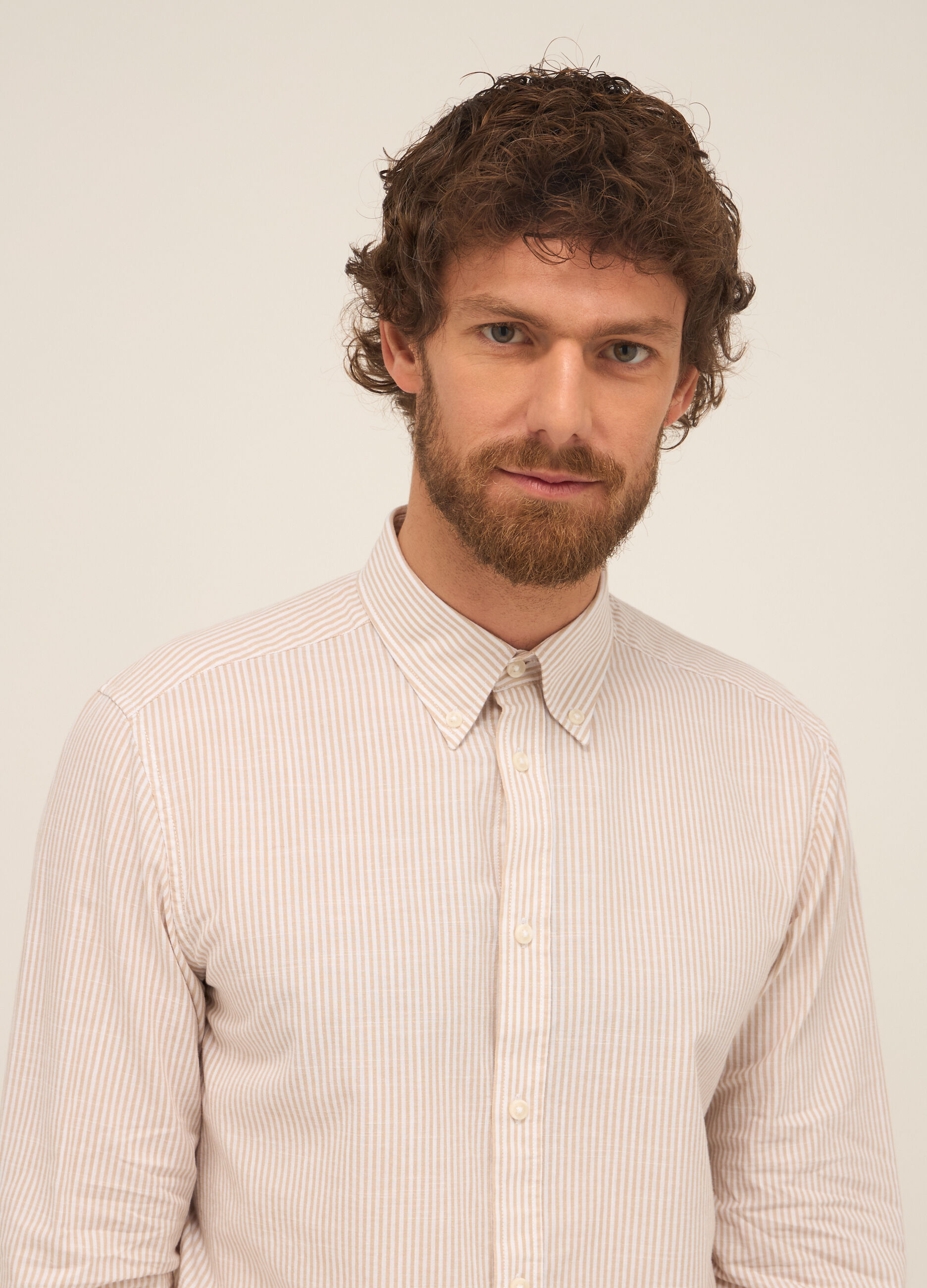 Camicia regular fit button-down a righe uomo_2
