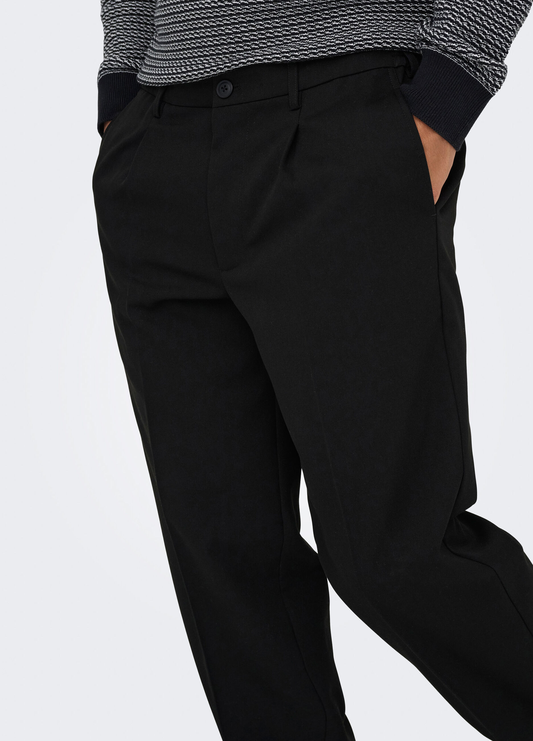 Pantalone straight fit con pince uomo_3