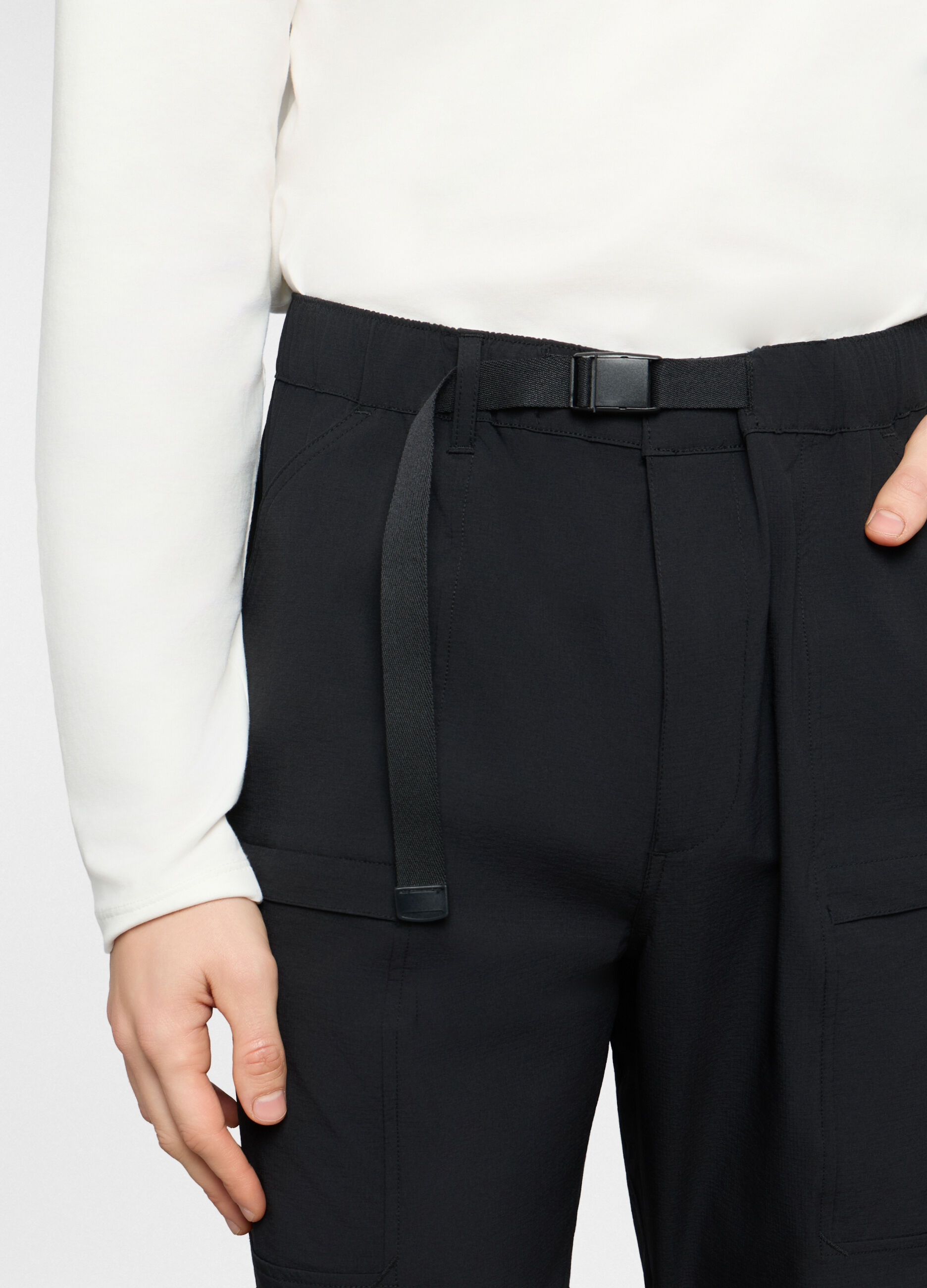 Pantaloni cargo in tessuto stretch uomo_2