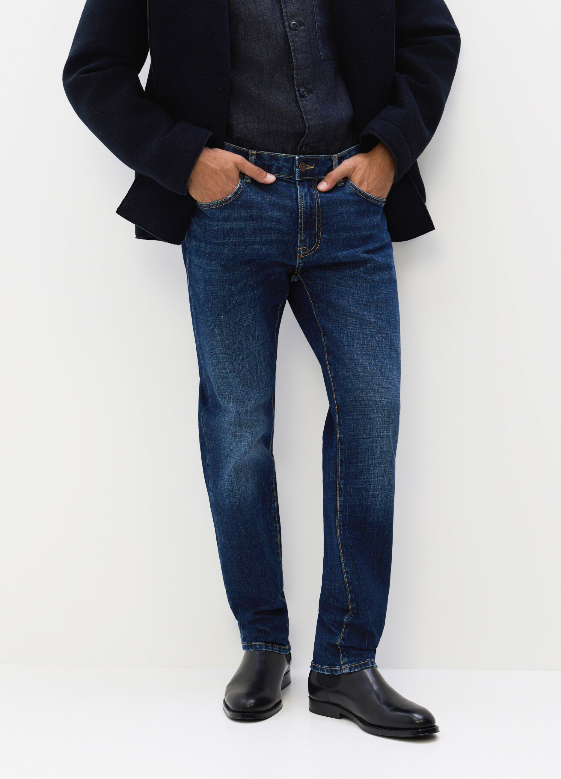 Jeans slim fit in denim lavato uomo_2