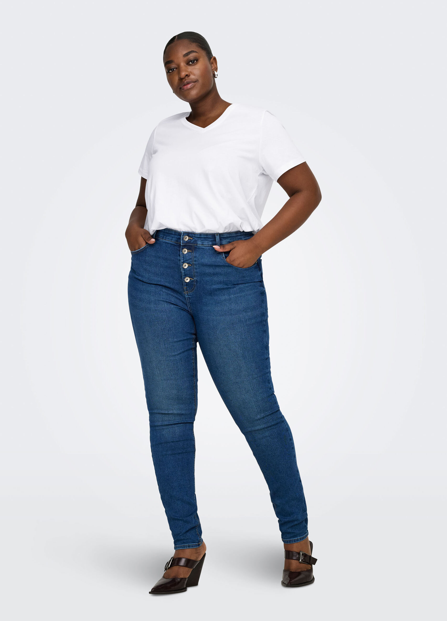 T-shirt loose fit con scollo a V_2