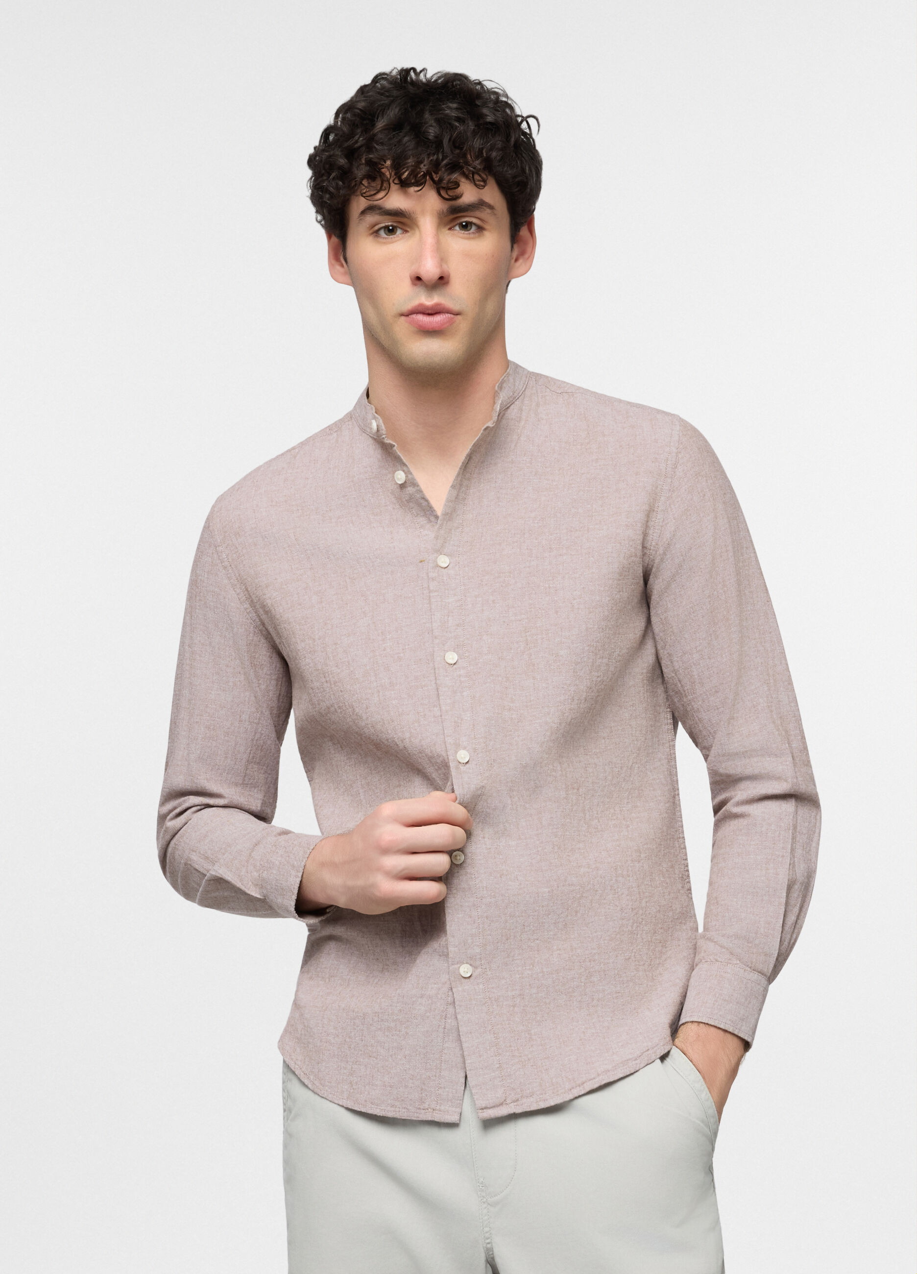 Camicia regular fit con collo coreano in cotone e lino uomo_0