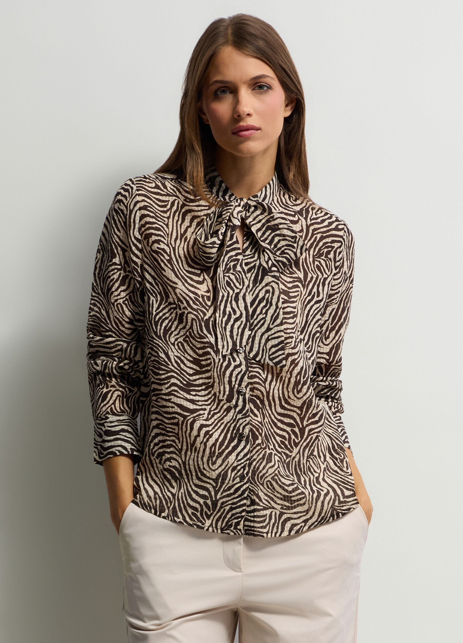 Camicia Fit Regular con scollo con fiocco donna_0