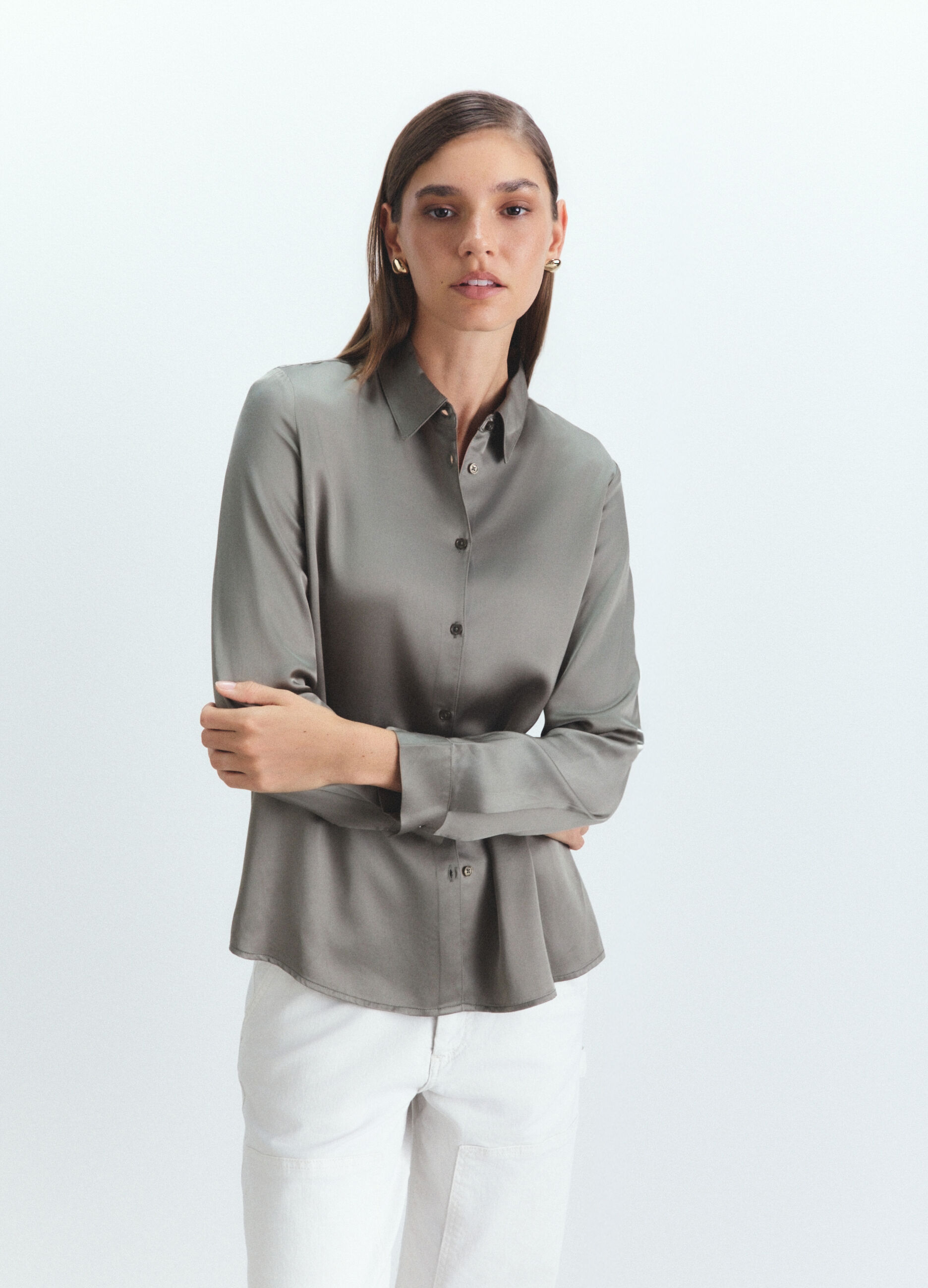 Camicia Fit Regular con colletto alla francese in raso di pura viscosa donna_1