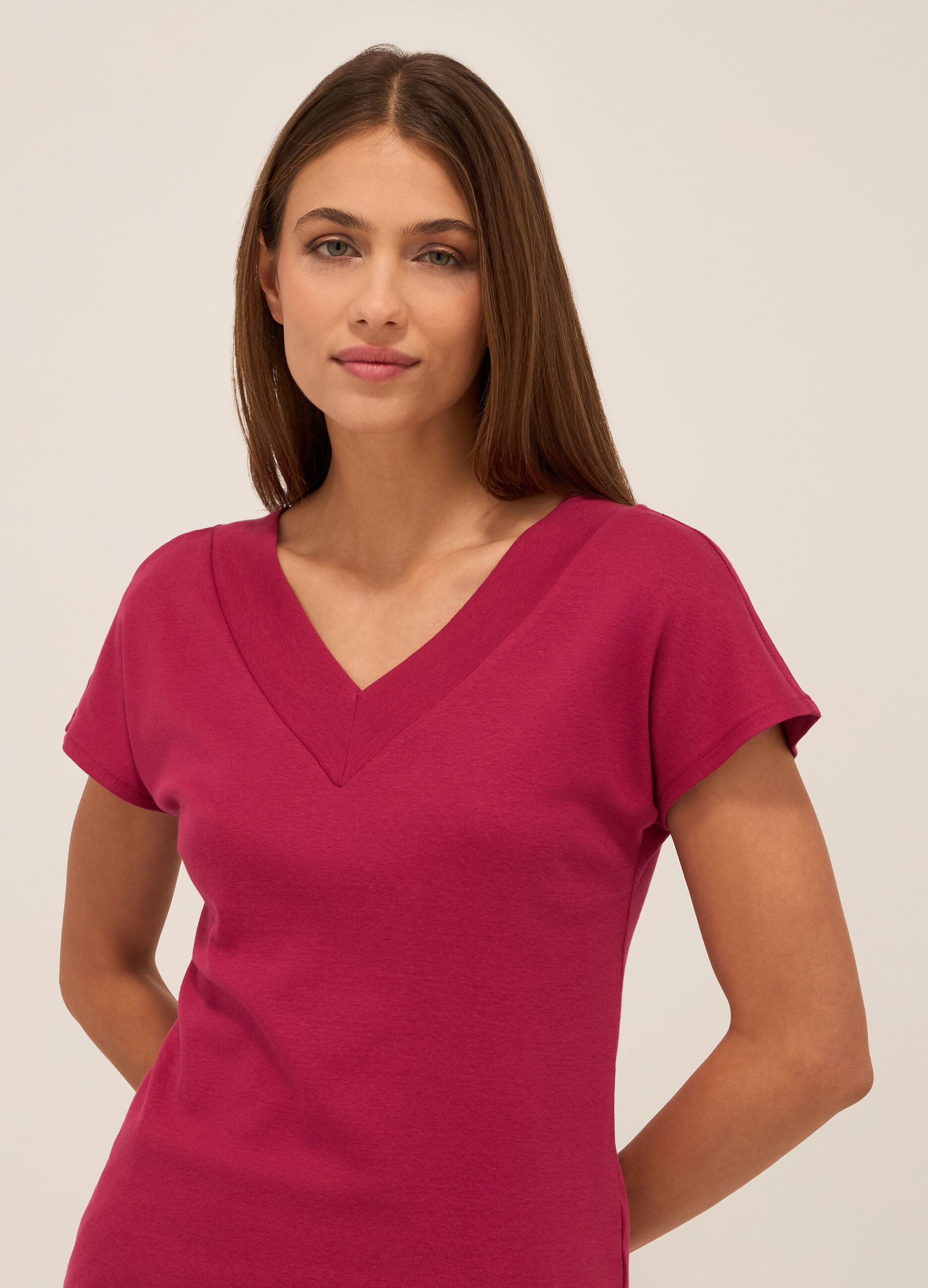 T-shirt in puro cotone con scollo a V donna_2
