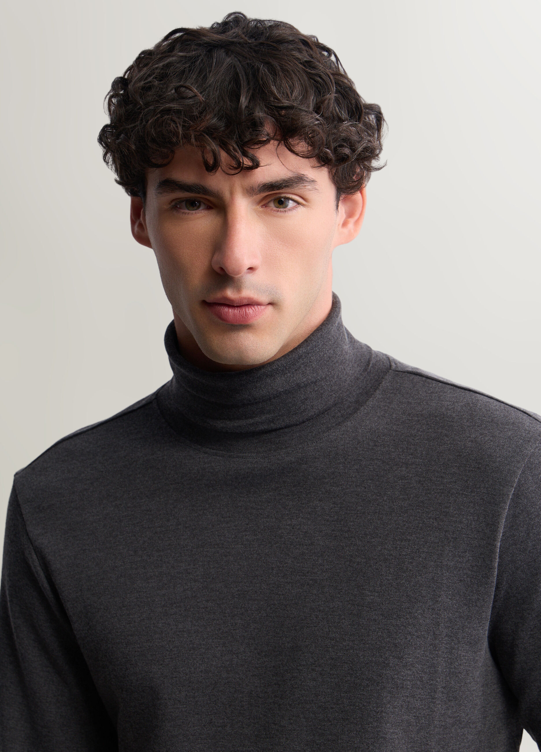 Maglia dolcevita in interlock di cotone uomo_2