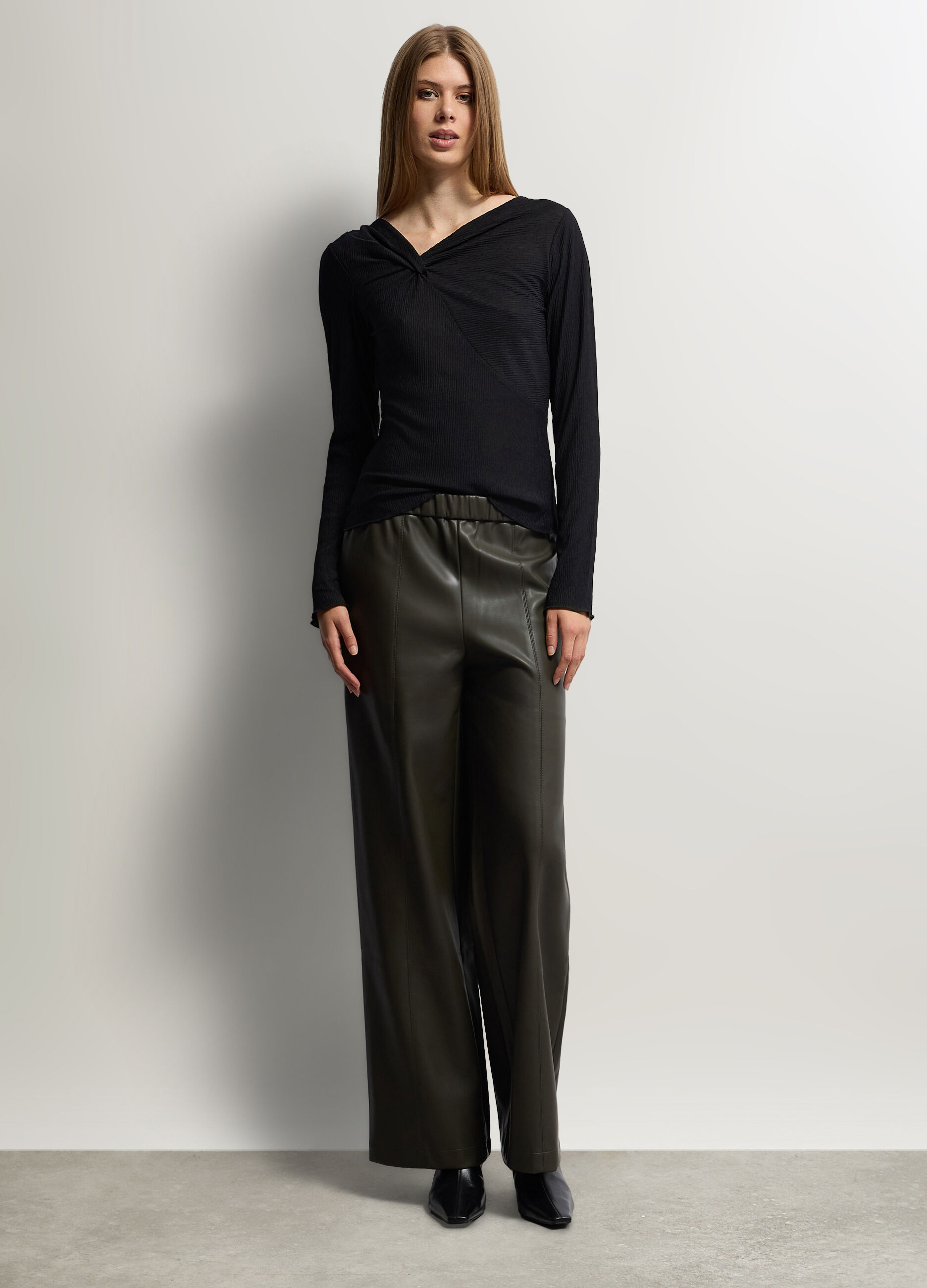 Pantaloni Straight Fit in eco pelle donna_0