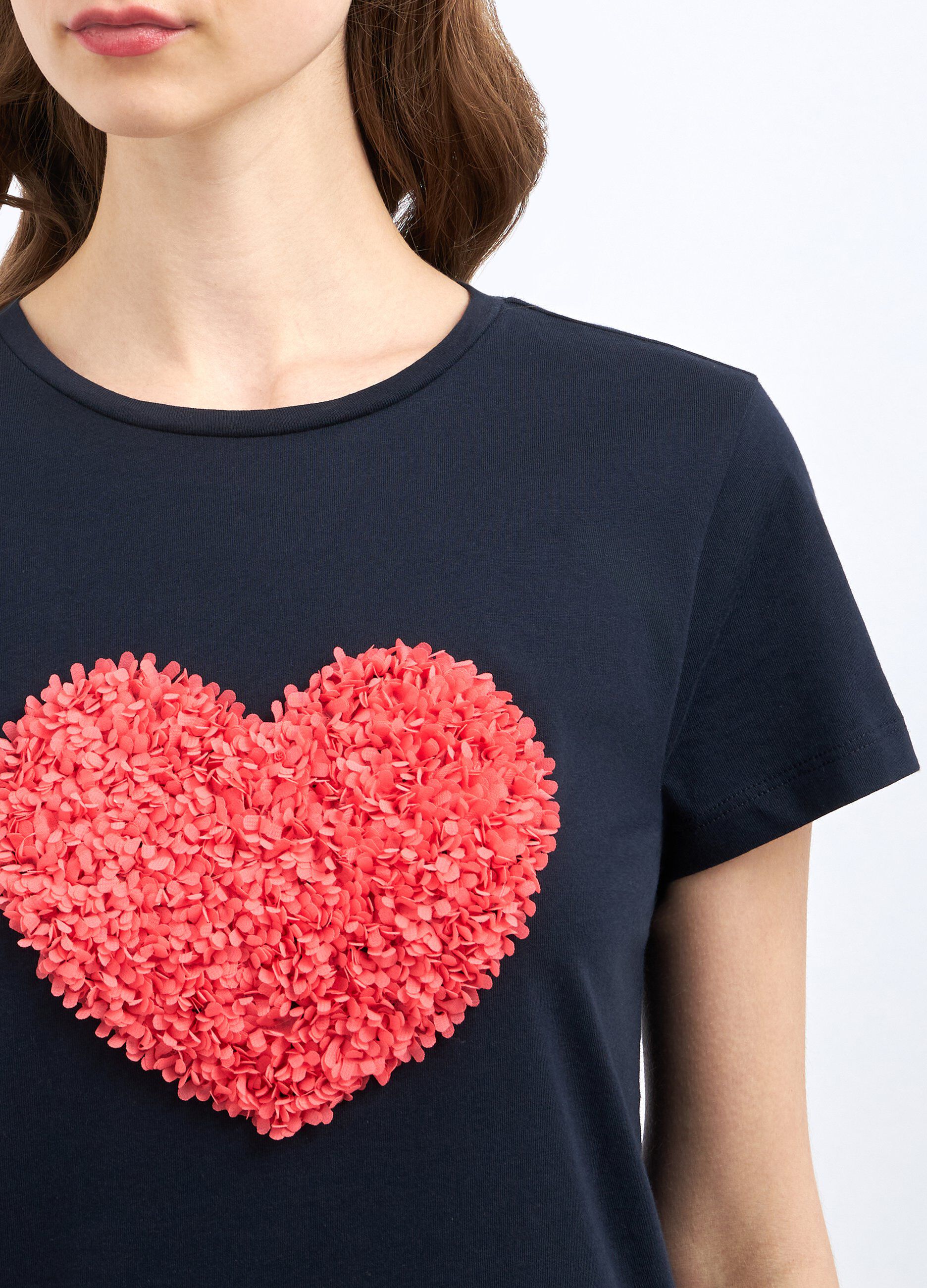 T-shirt in puro cotone con applicazione cuore donna_2