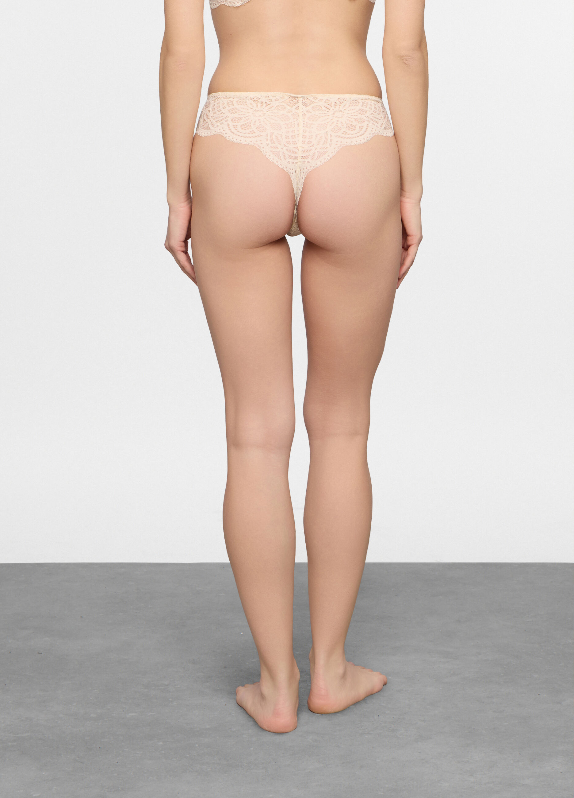 Brasiliana in pizzo donna_1