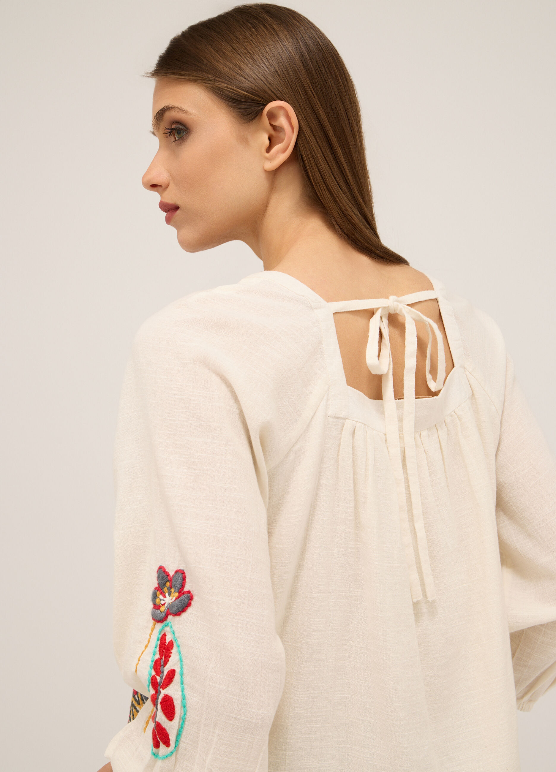 Blusa in puro cotone con ricami donna_2