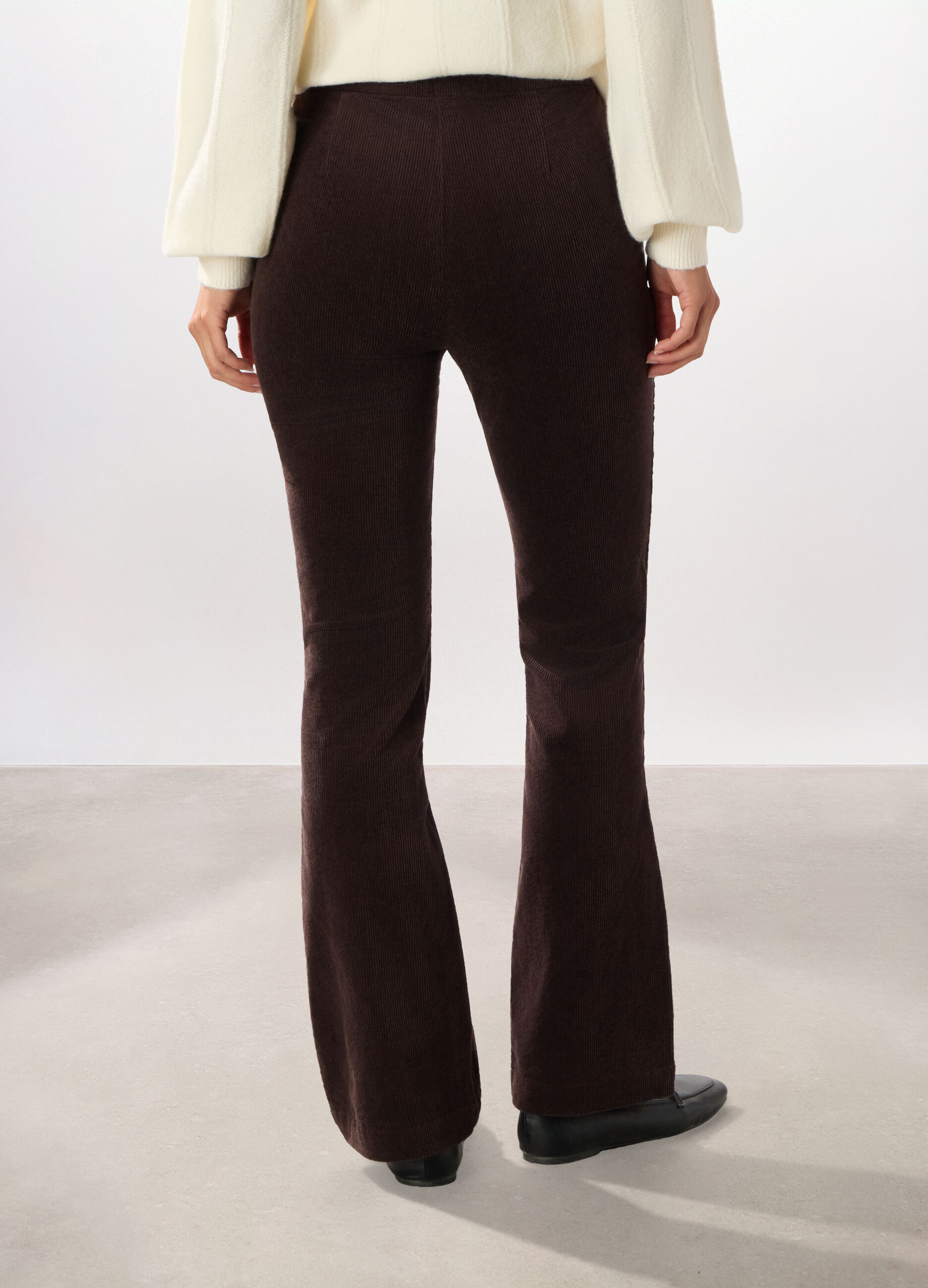 Pantaloni flare fit in velluto a coste donna_1