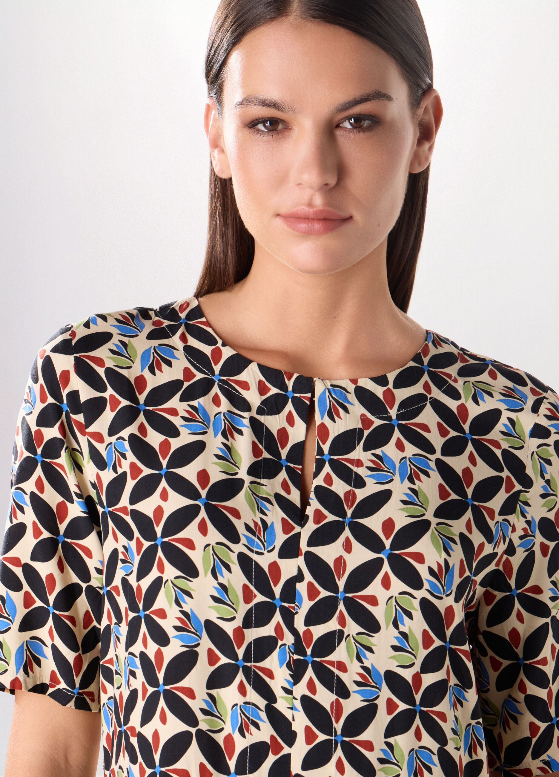 Abito corto in pura viscosa donna_2