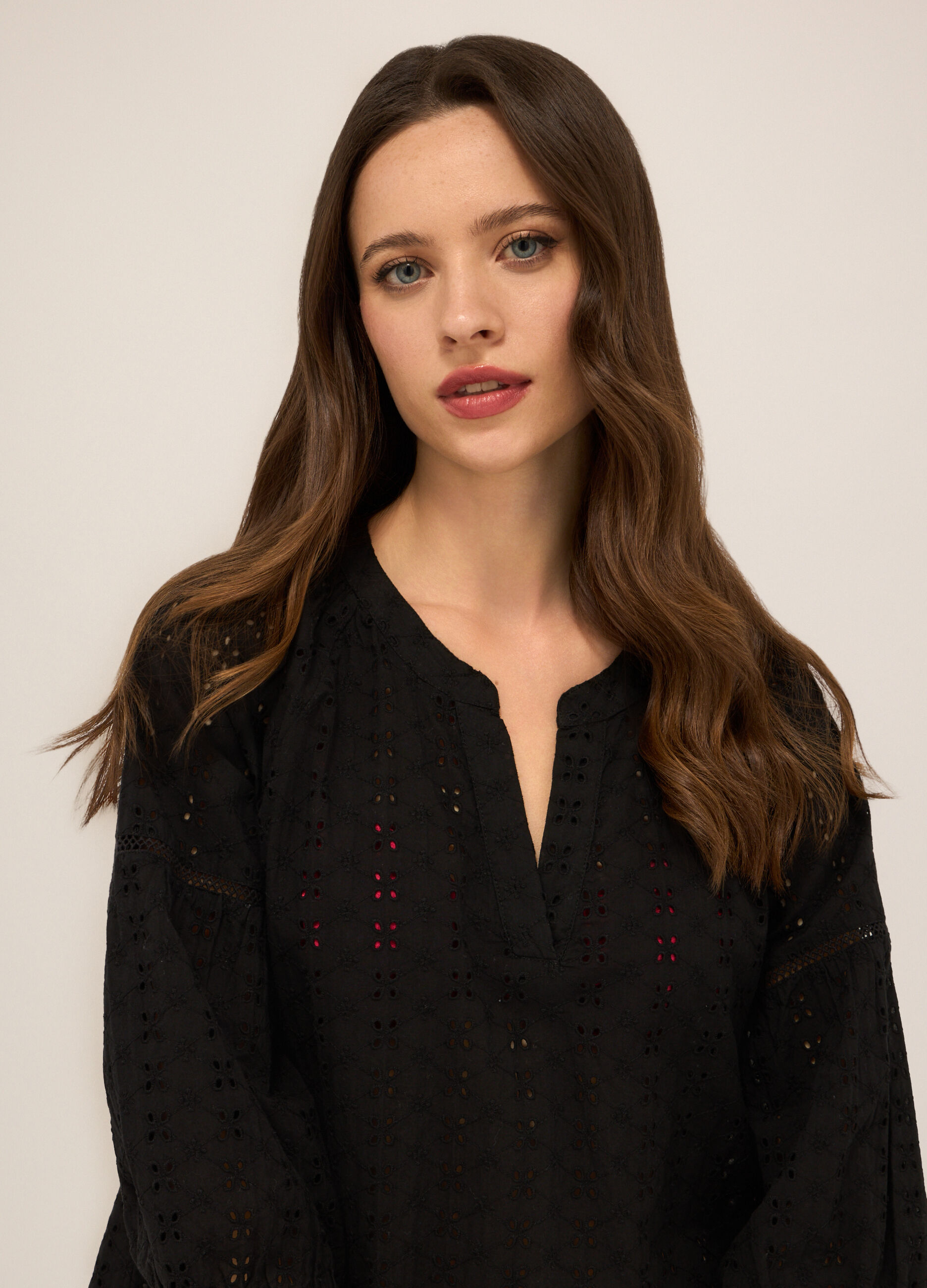 Copricostume in puro cotone sangallo donna