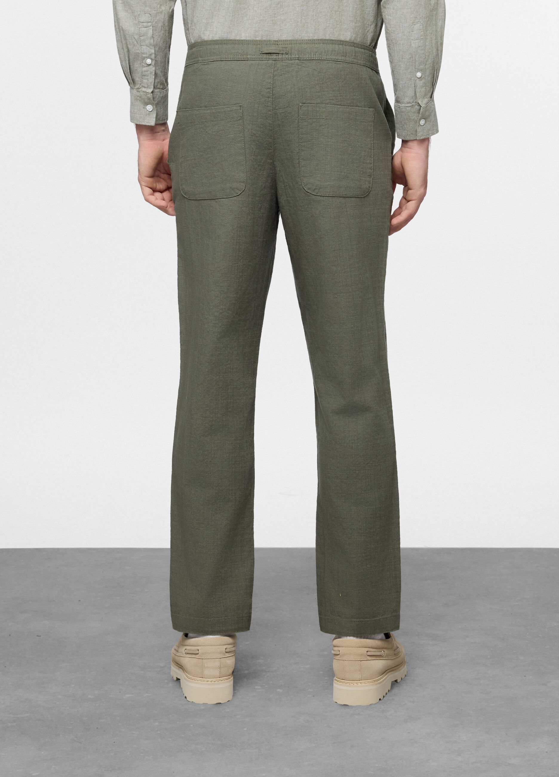 Pantalone chino relaxed fit in puro cotone uomo_1