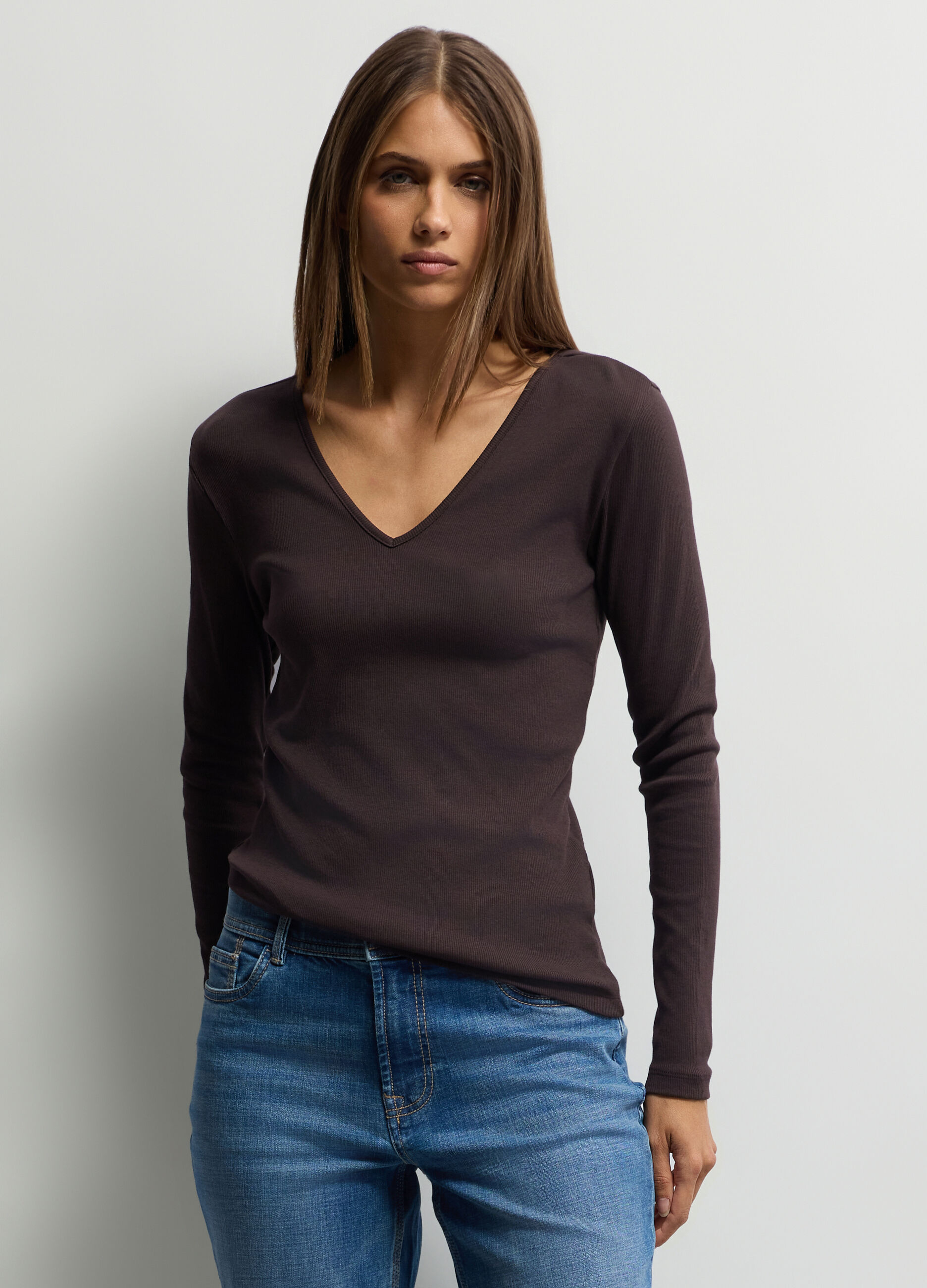 T-shirt Fit Slim con scollo a V stretch donna_0