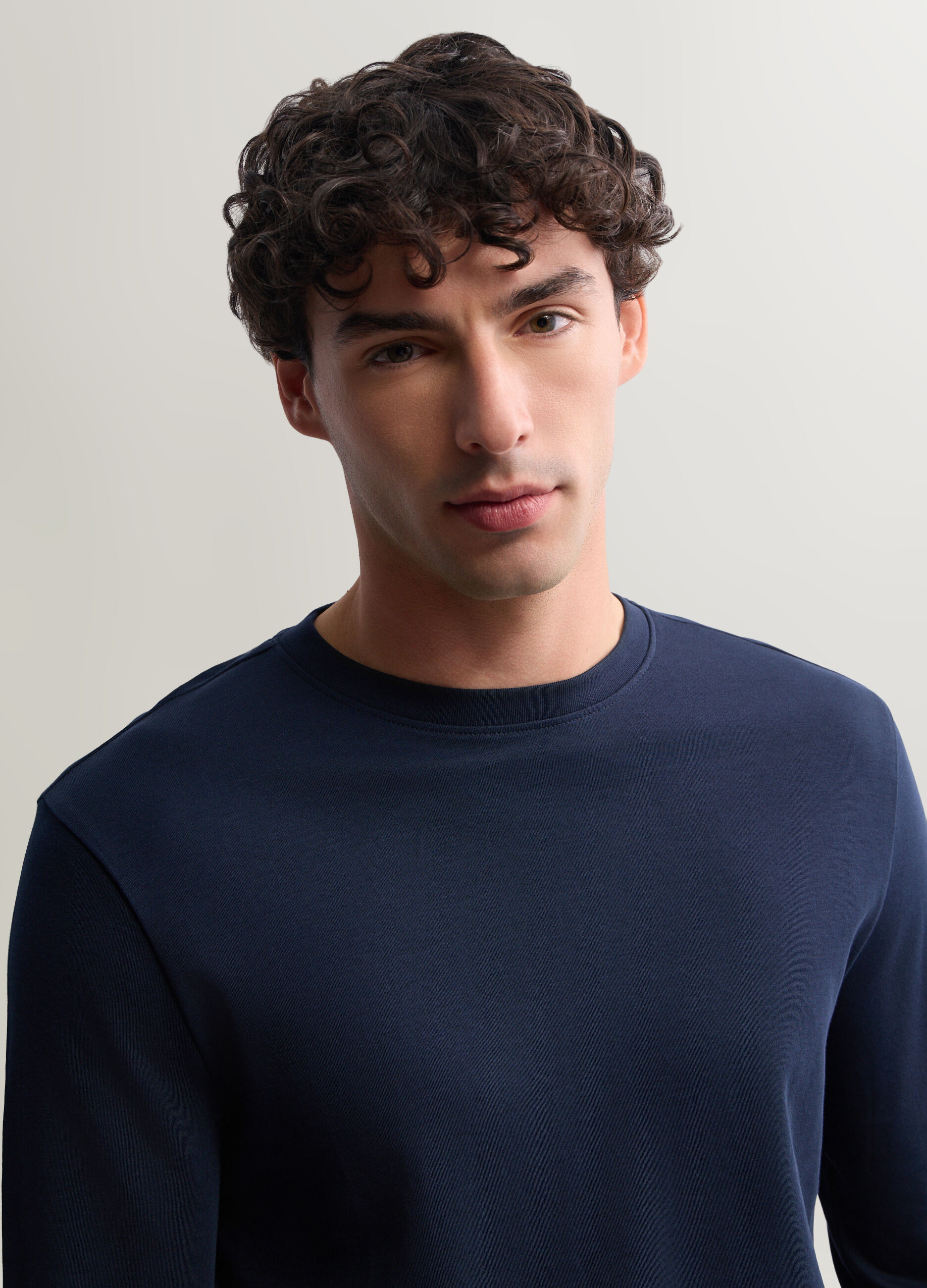 Maglia girocollo in interlock di cotone uomo_2