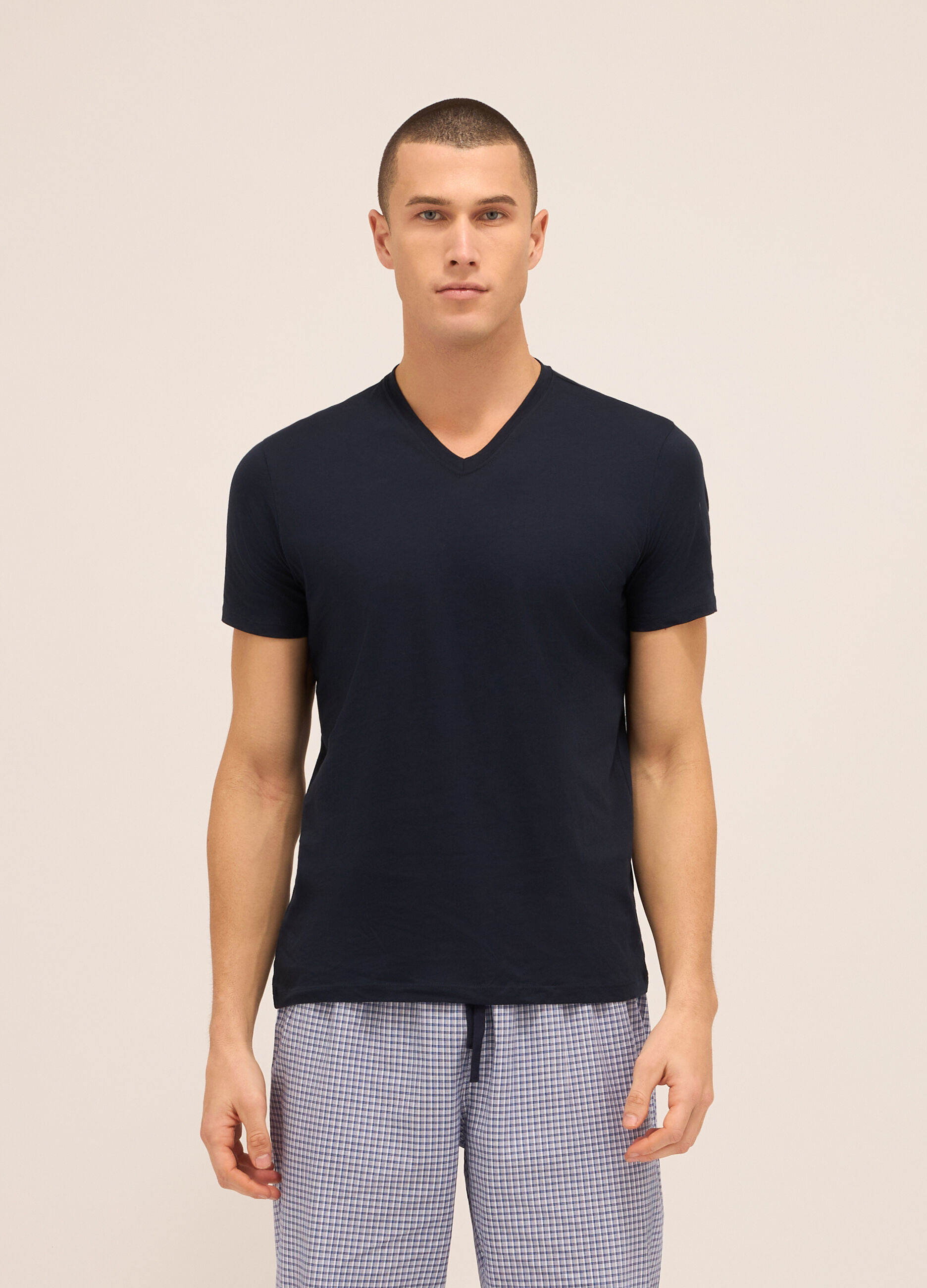 T-shirt collo a V in puro cotone uomo_0