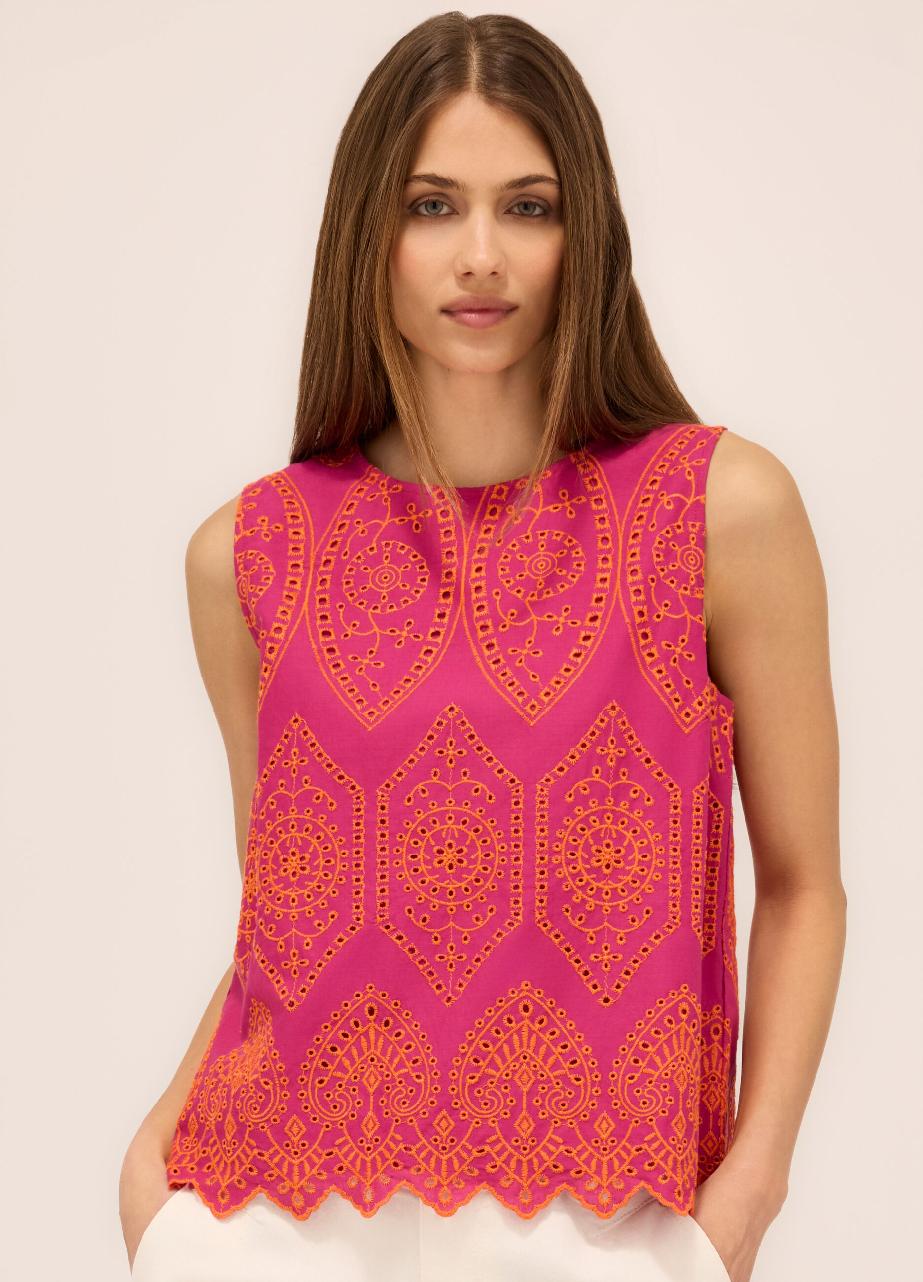 Top in puro cotone con ricami donna_2