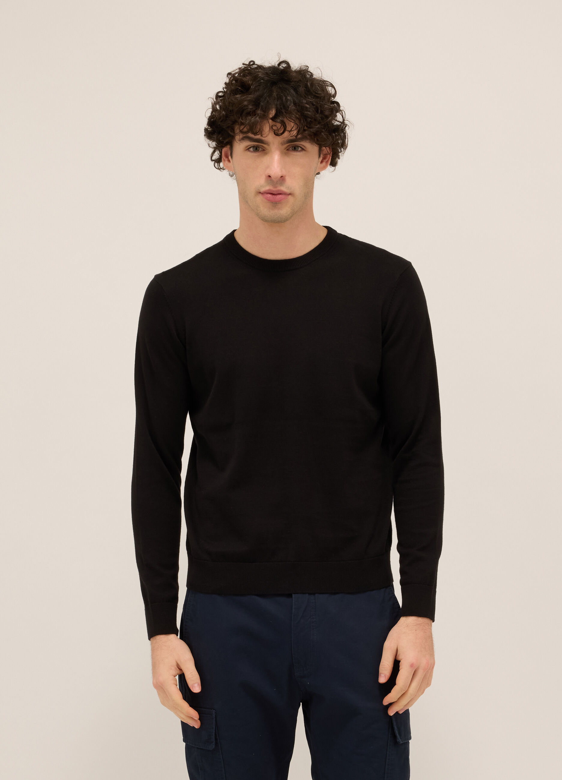 Maglione girocollo in maglia rasata di puro cotone uomo_0