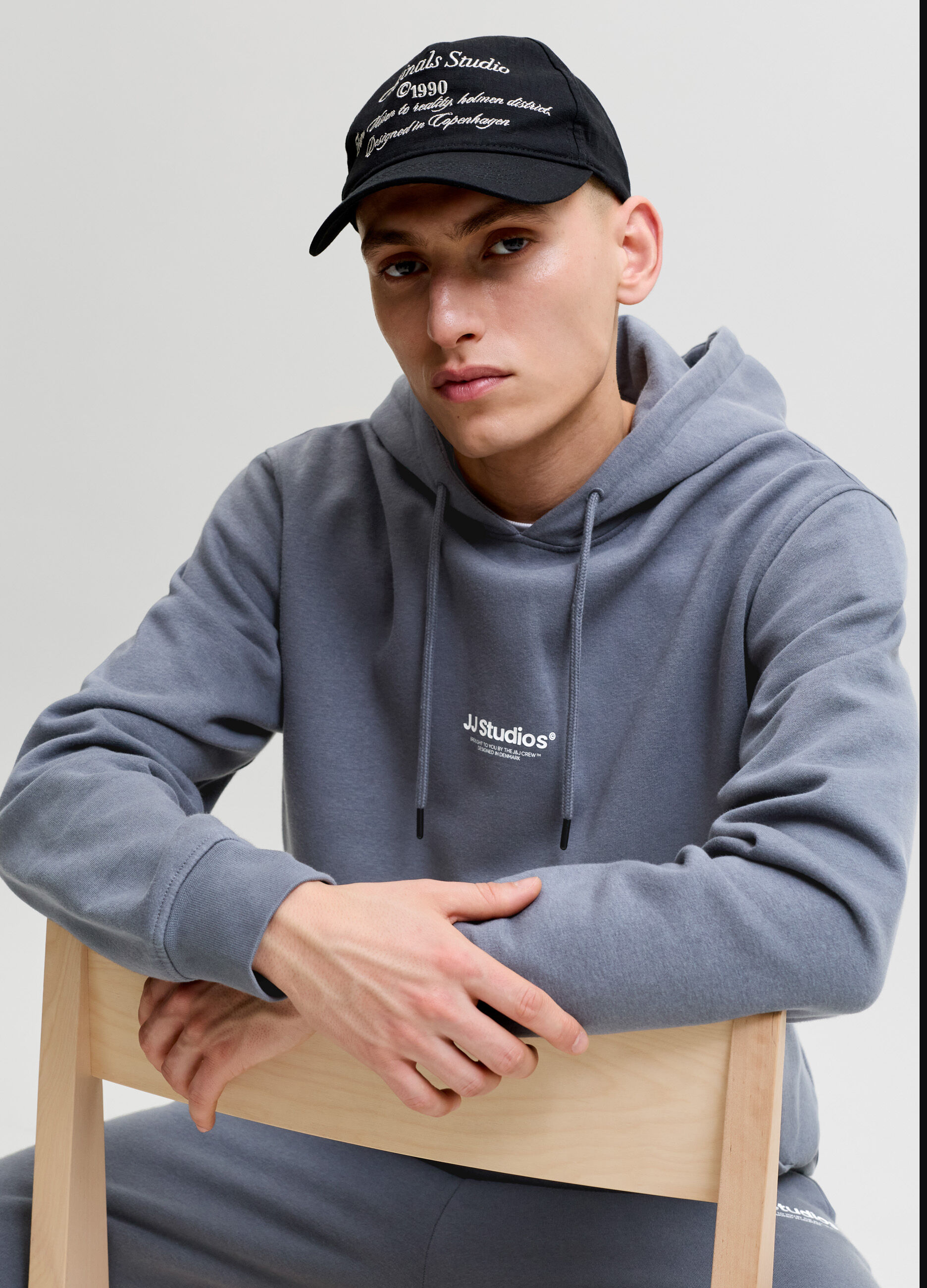 Felpa con cappuccio e logo uomo_0