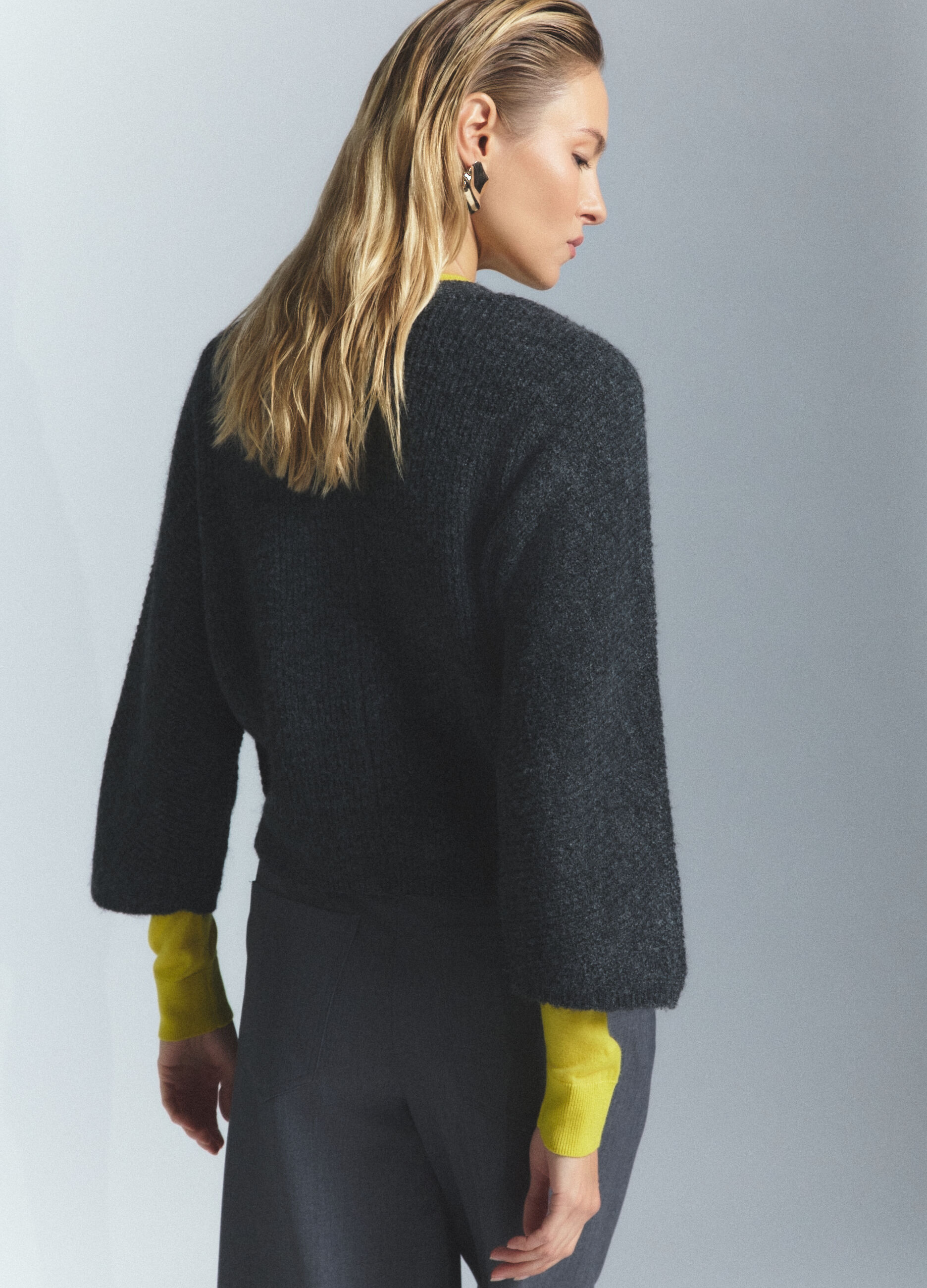 Cardigan con scollo a V in costina donna_2