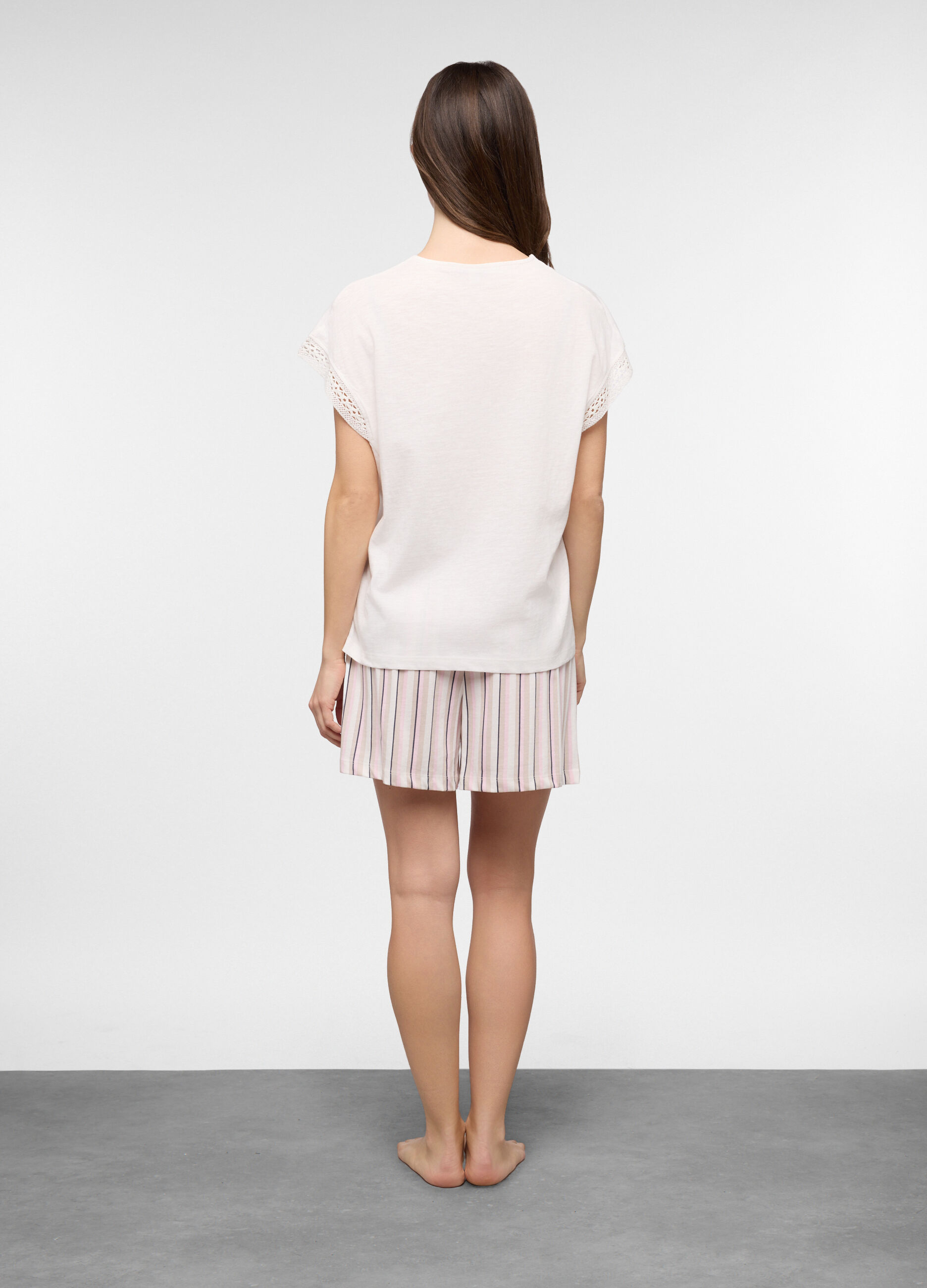 T-shirt con scollo a V donna_1