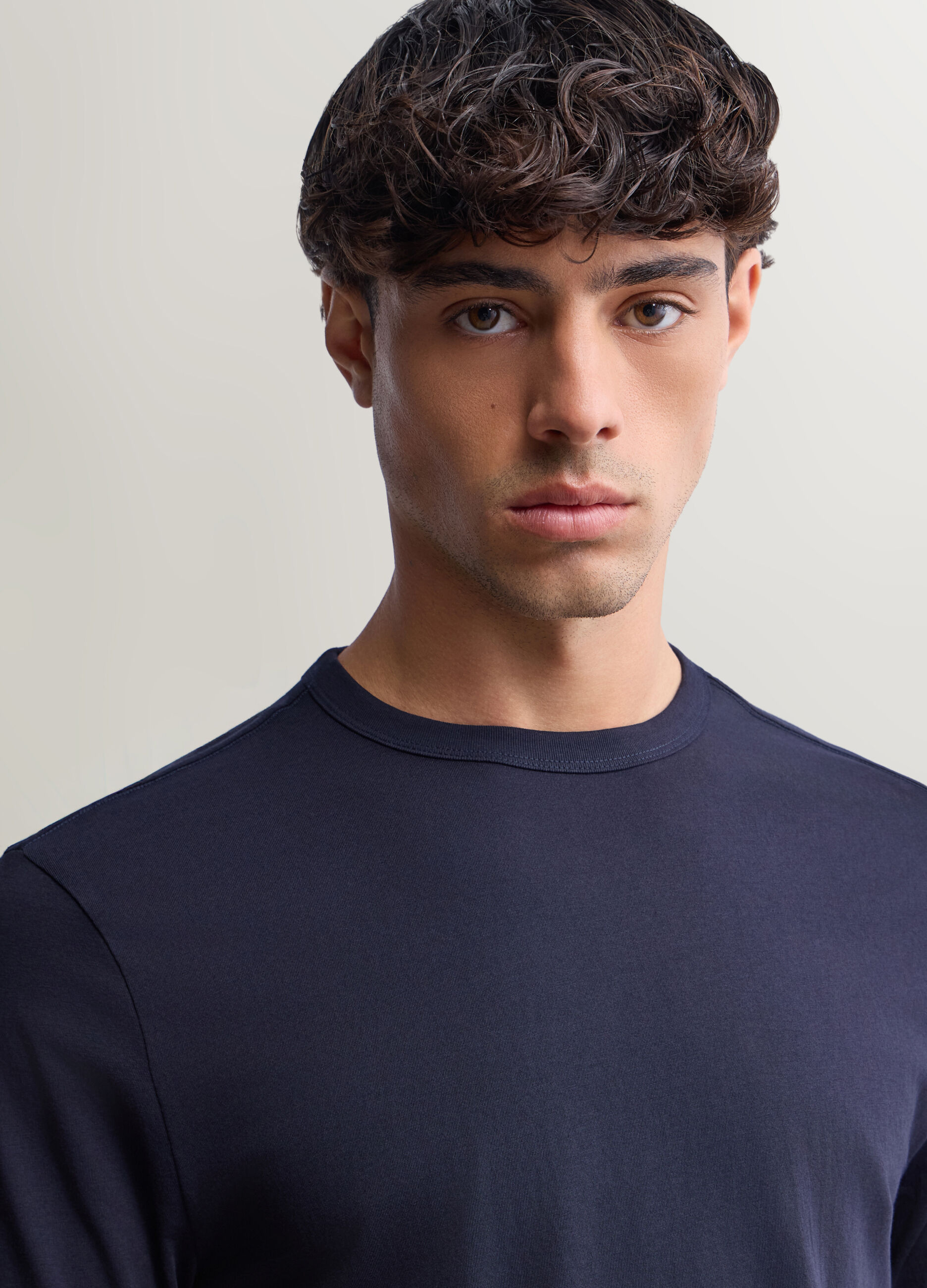 Maglia girocollo a maniche lunghe in cotone uomo_2